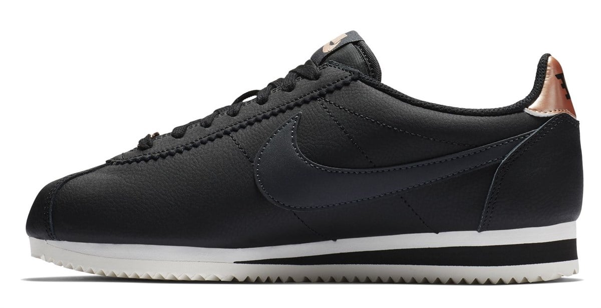 Nike Classıc Cortez Leather Kadın Spor Ayakkabısı AV4618-001