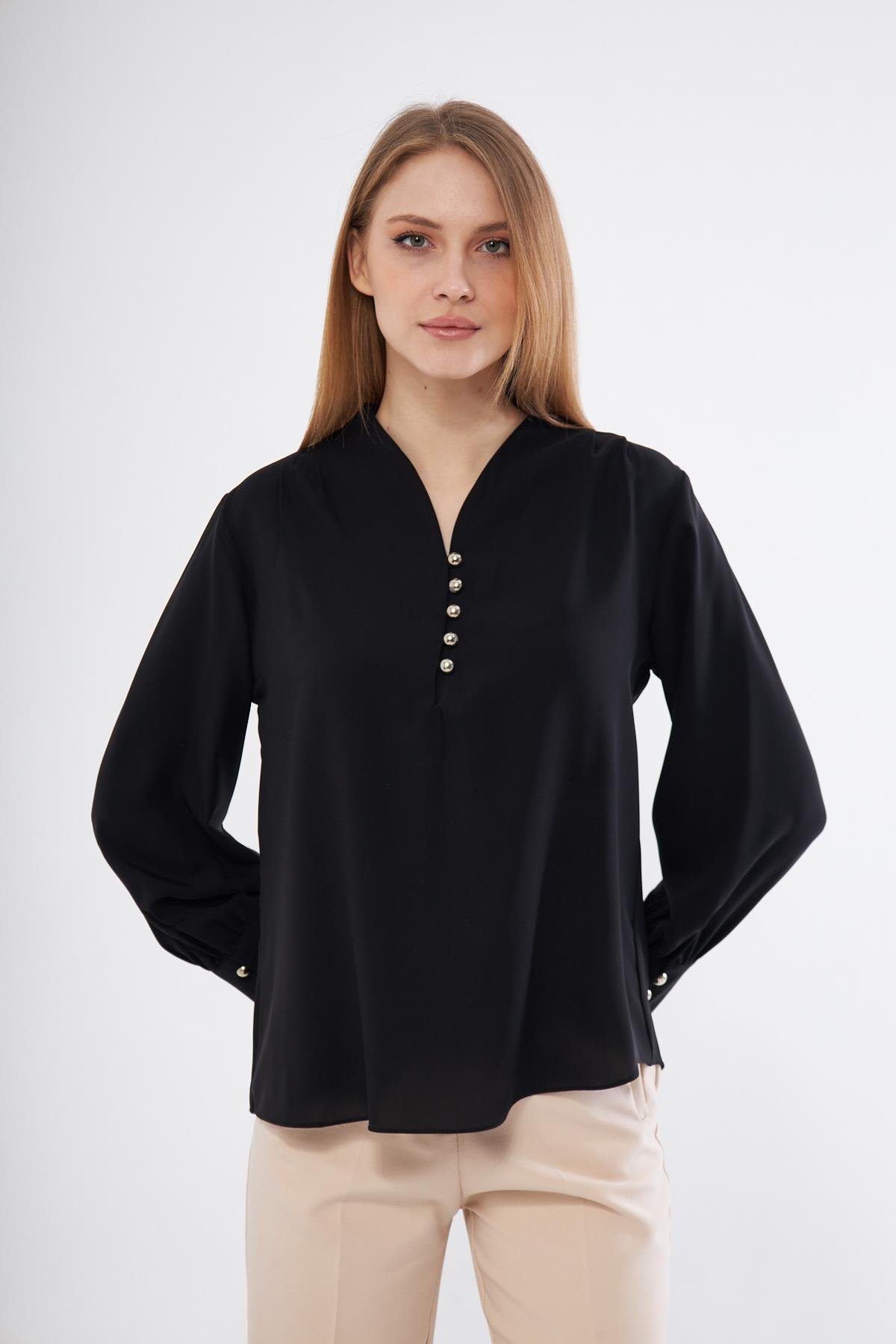 Kadın Düğme Detaylı Pileli V Yaka Gömlek - Siyah