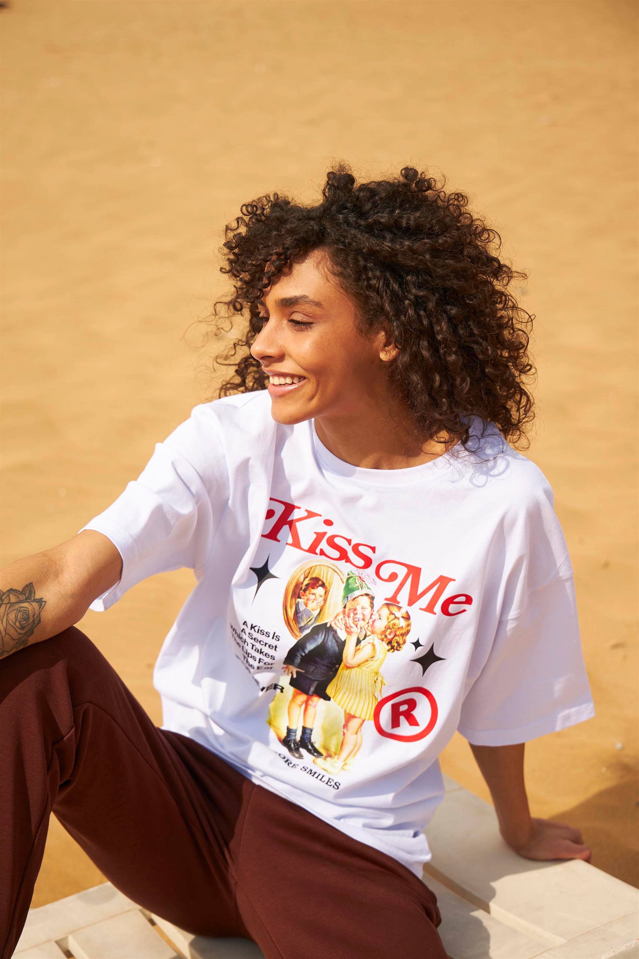 Trendiz Unisex Kiss Me Tshirt Beyaz Trendiz