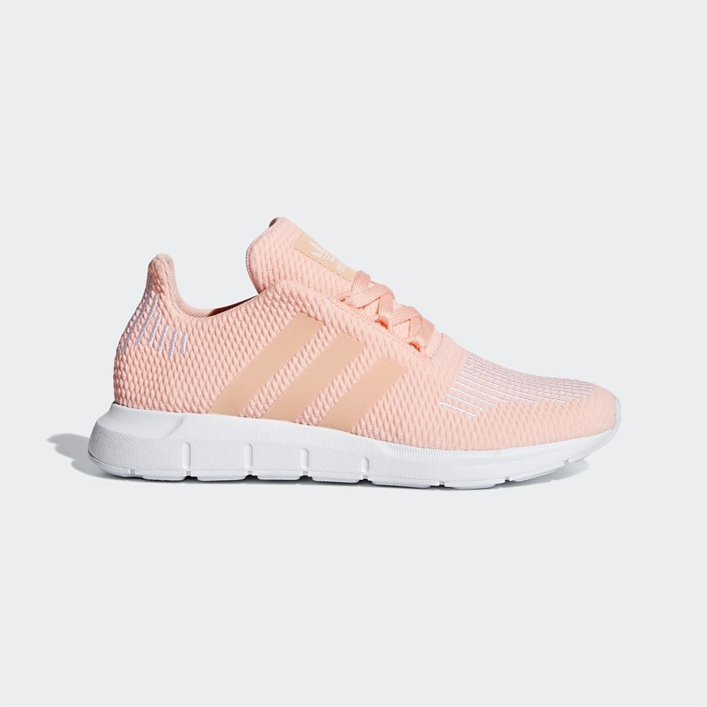 Swift run j sneaker on sale