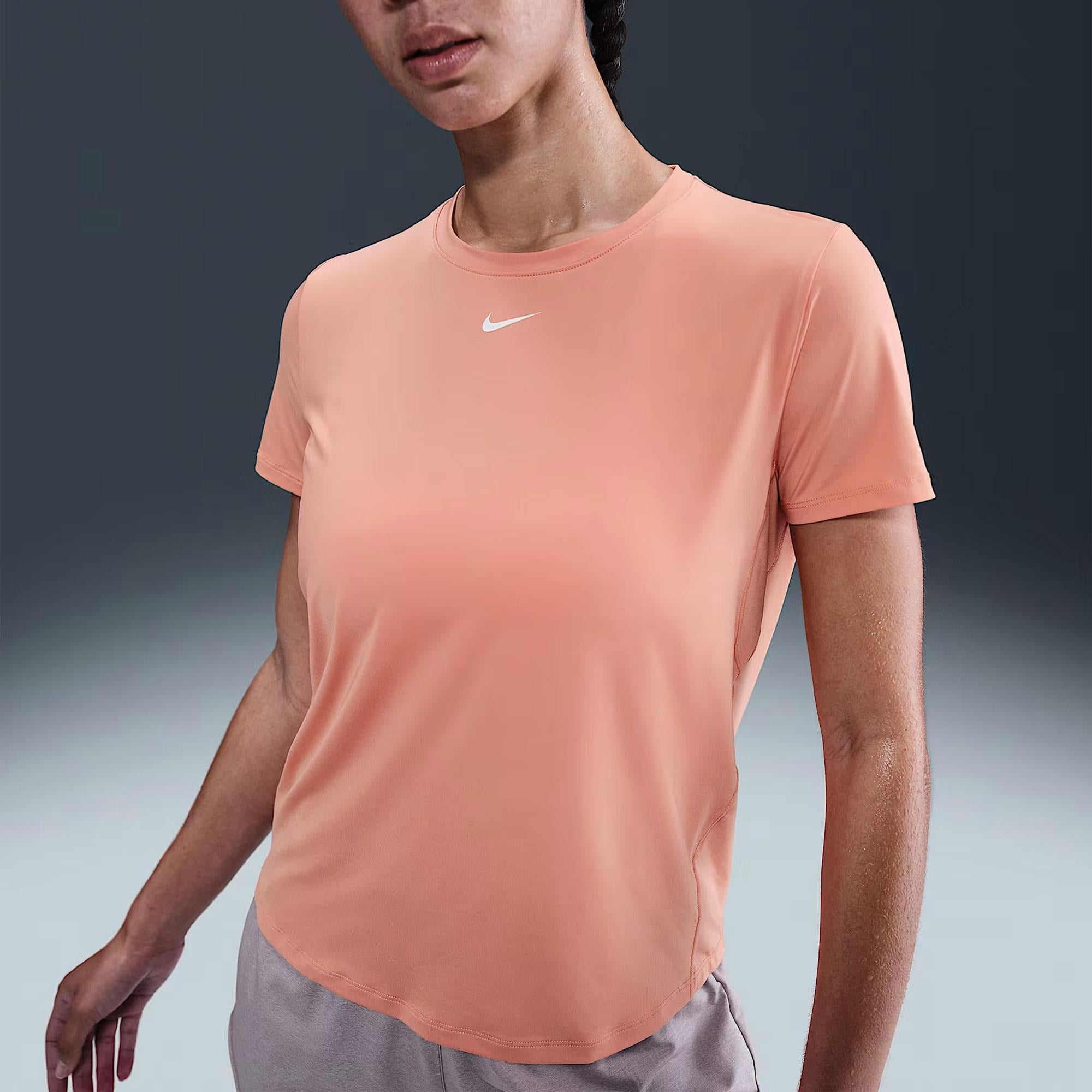 Nike One Classic Dri-FIT Kadın Tişört IB9408-884 | Dalkılıç Spor