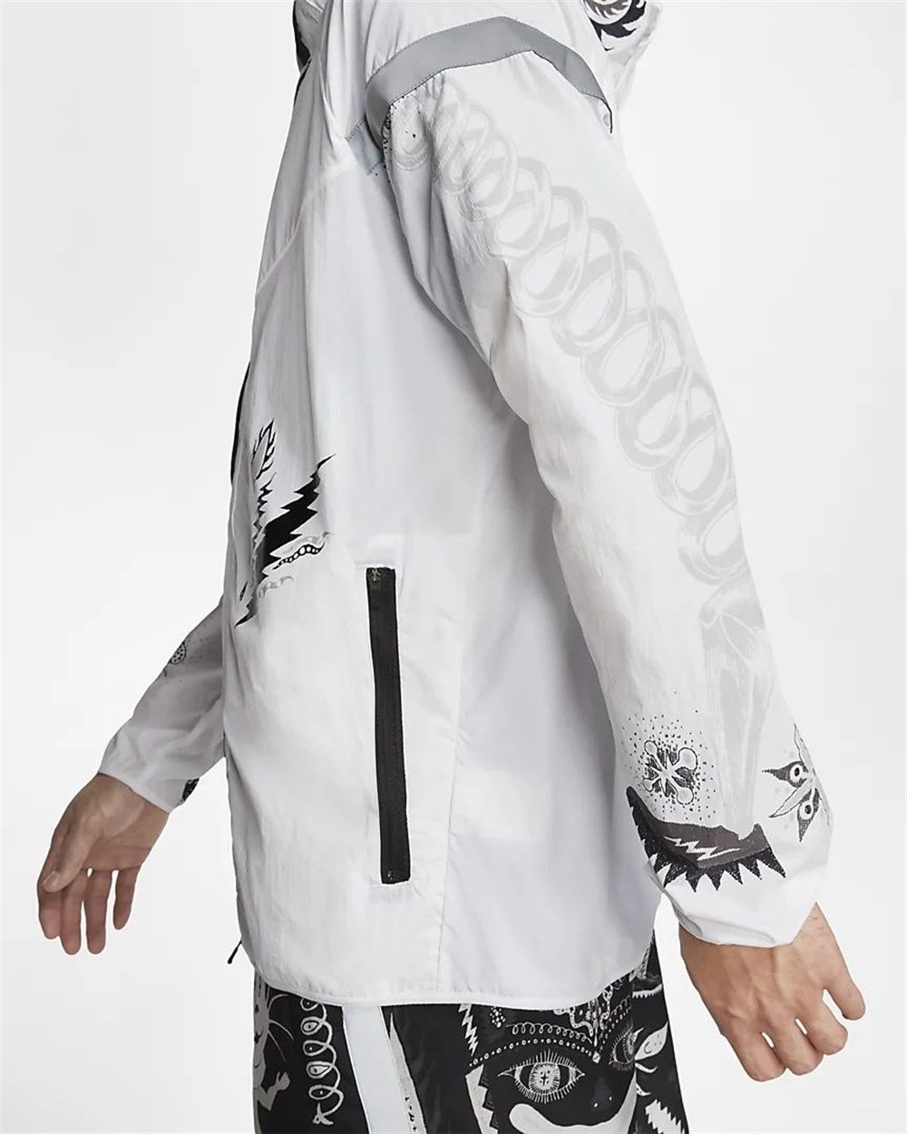 Nike Windrunner Erkek Sweatshirt CJ5820 100 100