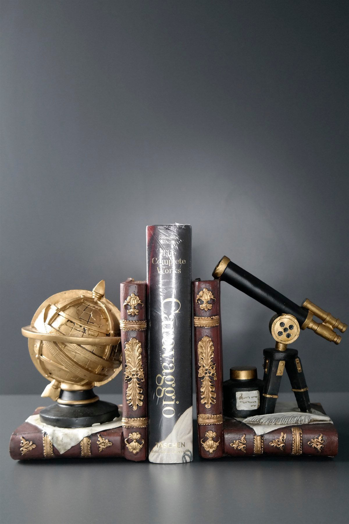 Dünya ve Teleskop Figürlü Kitap Tutucu 2'li Set Fiyatları | Joy Home  Accessories
