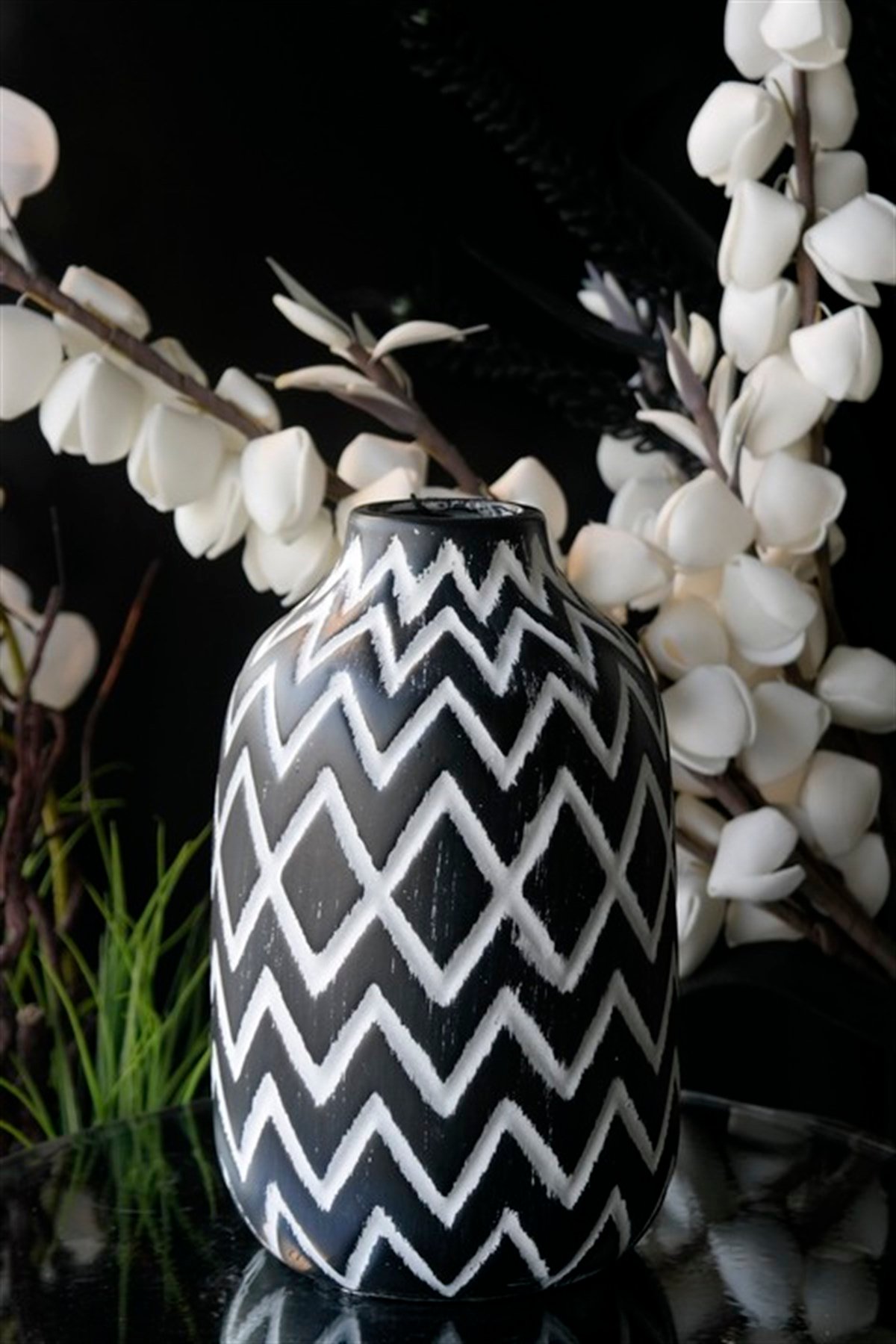 Siyah Beyaz Eskitme Detaylı Seramik Vazo 25 Cm Fiyatları | Joy Home  Accessories