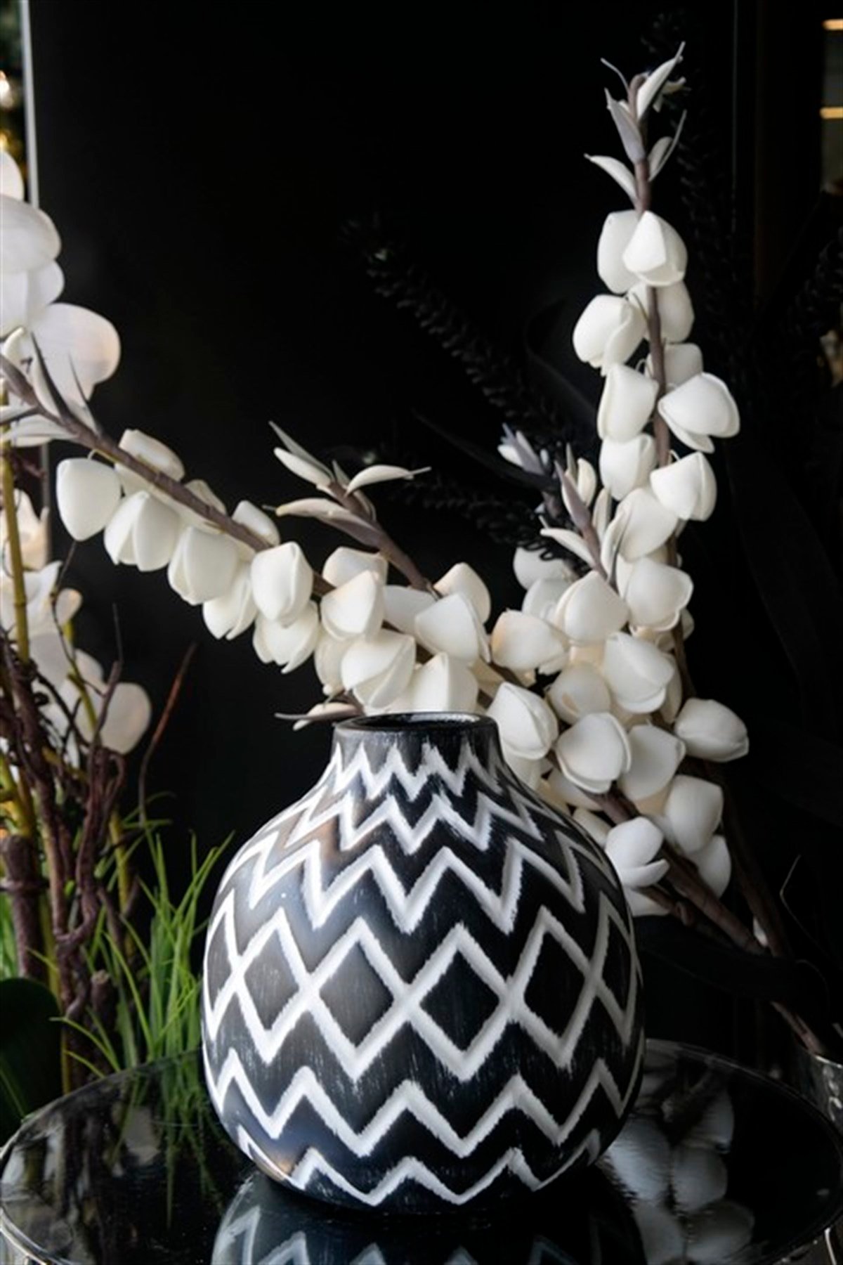 Siyah Beyaz Eskitme Detaylı Seramik Vazo 20 Cm Fiyatları | Joy Home  Accessories