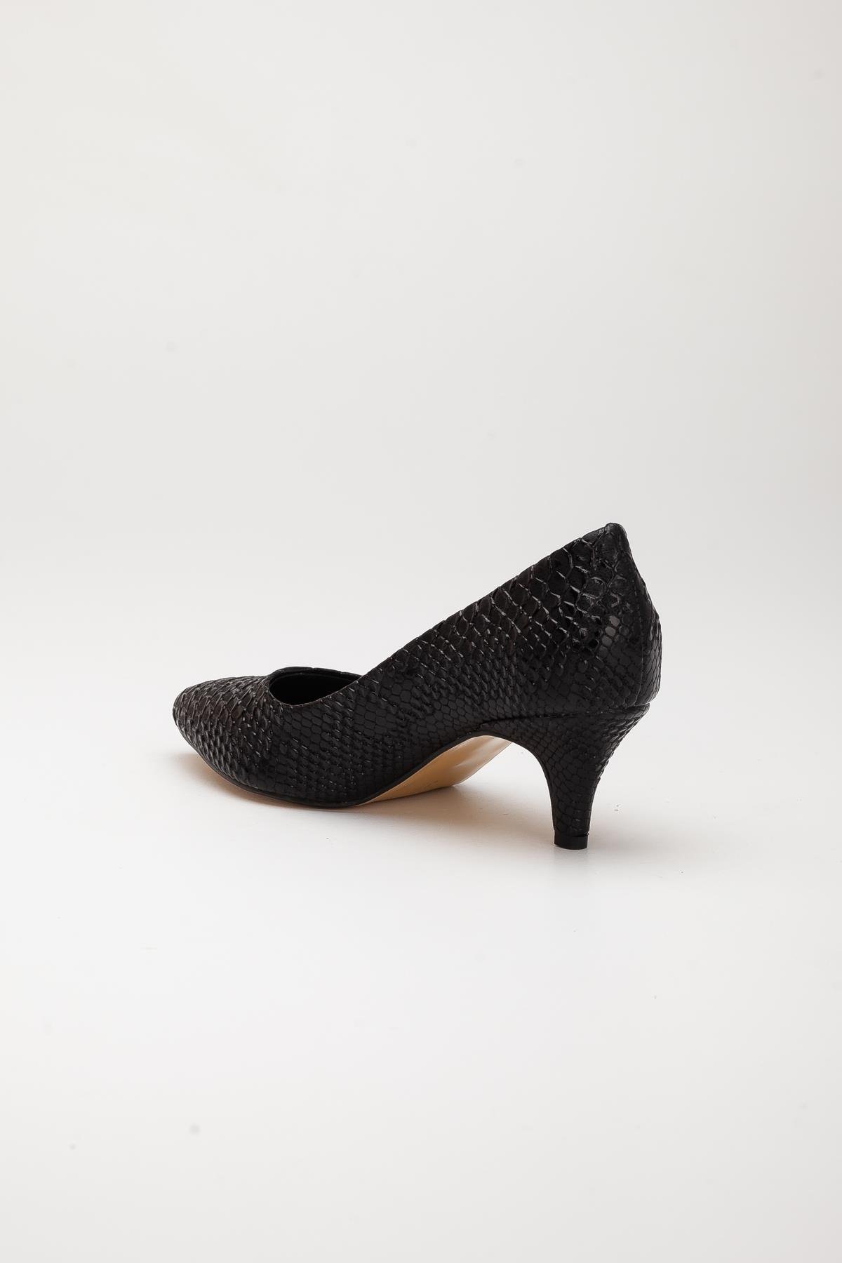 Baskılı Deri Sade Model Siyah Büyük Numara Kadın Ayakkabısı Topuklu