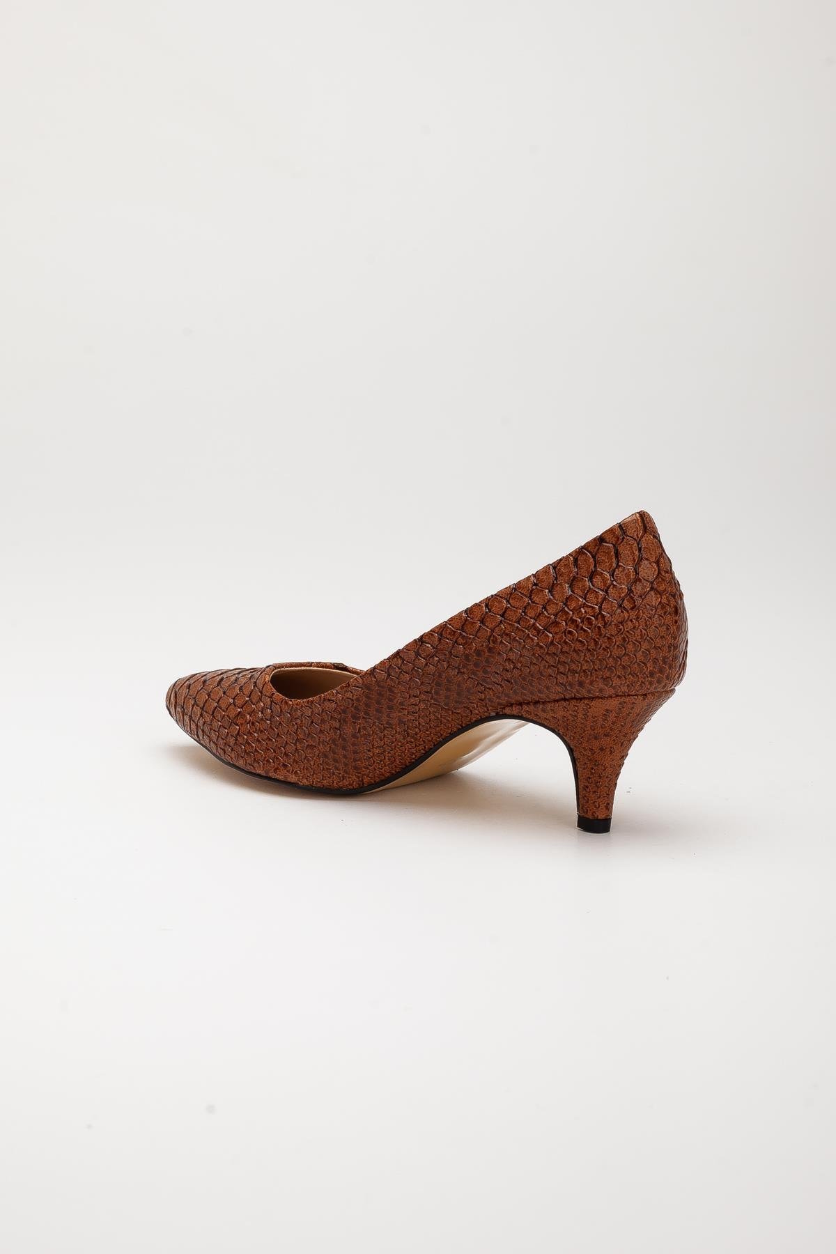 Baskılı Deri Sade Model Taba Büyük Numara Kadın Ayakkabısı Topuklu