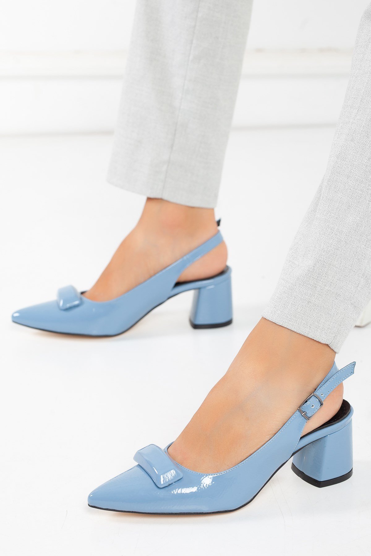 Dilimler Ayakkabı Rugan Tokalı Mavi Kadın Kısa Topuklu Ayakkabı