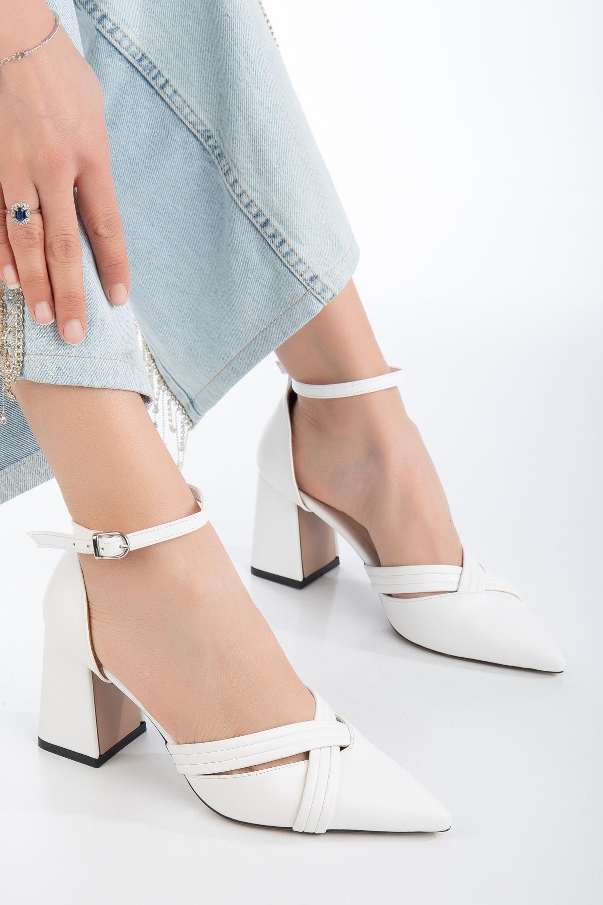 Karnıyarık Model Fitilli Beyaz Büyük Numara Kadın Ayakkabı Topuklu