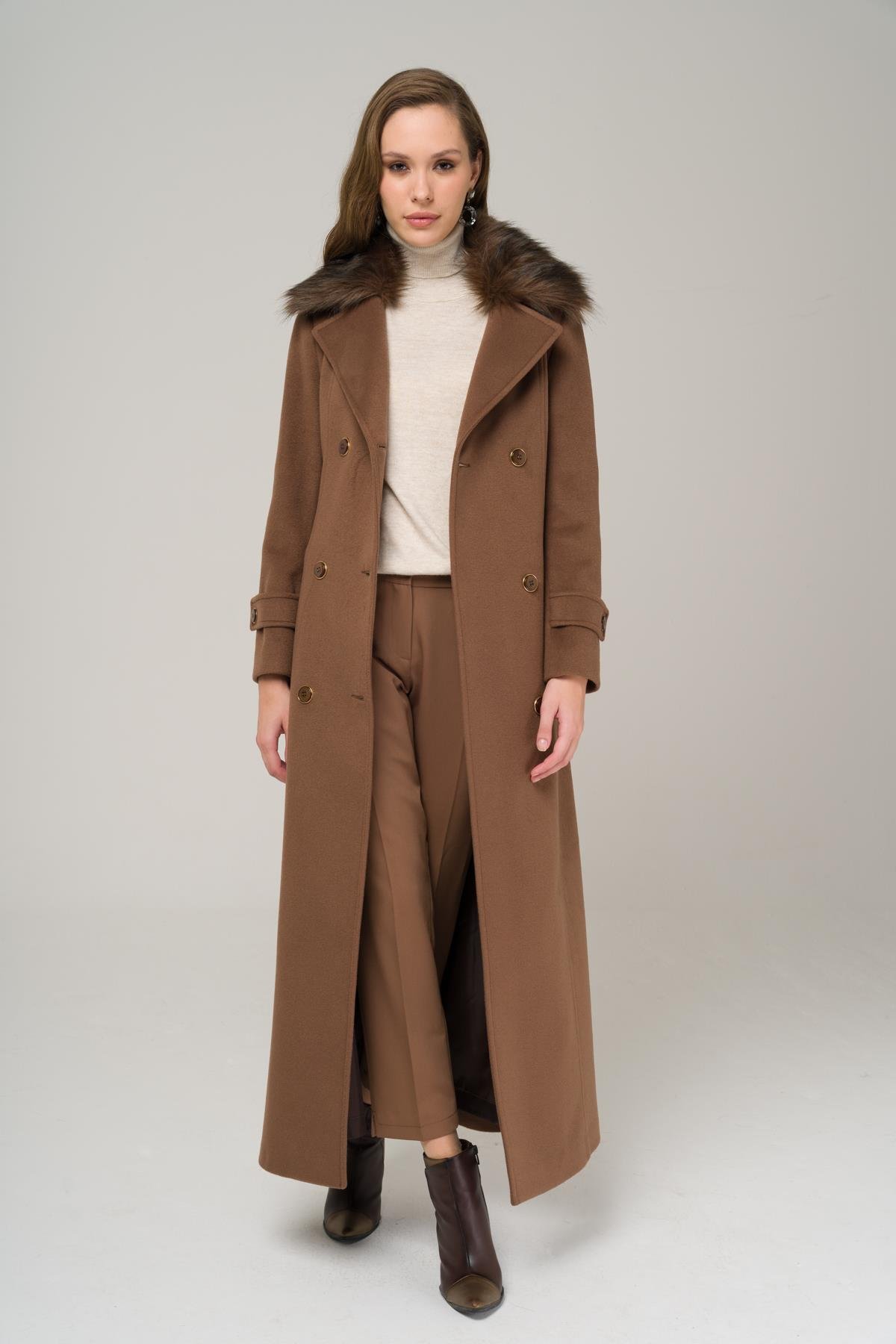 Yakası Çıkabilen Kürklü Kruvaze Manto A.KAHVE 3991
