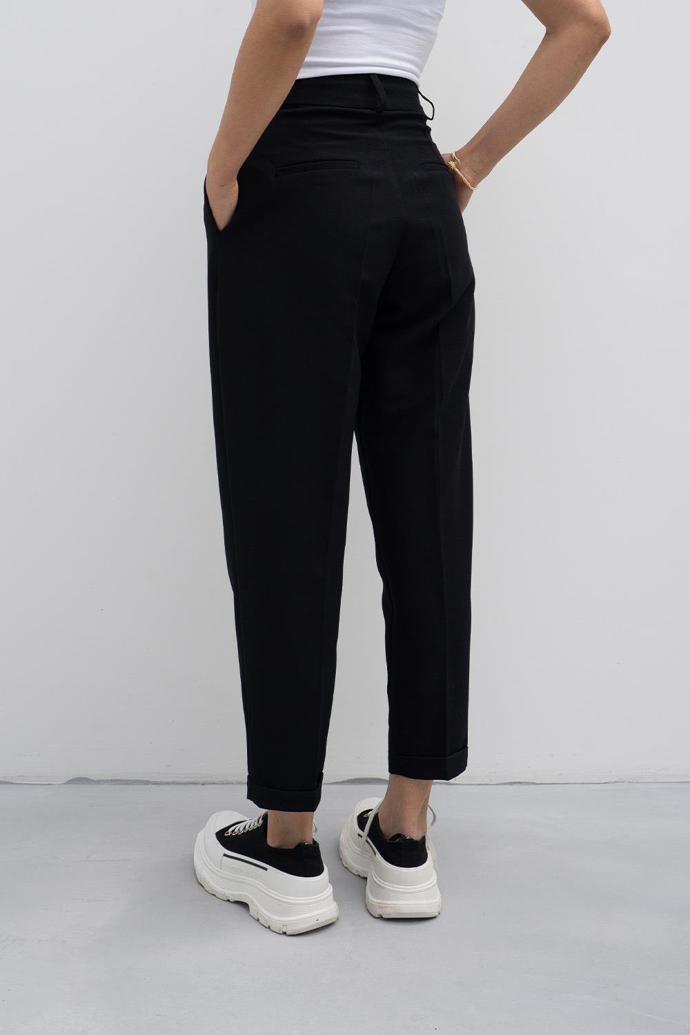 Kadın Siyah Pileli Kumaş Pantolon | Pranga Giyim