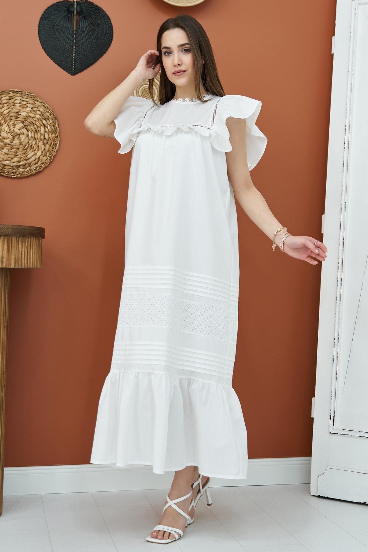 Omuzu Fırfır Detaylı ve Büzgülü Elbise - Beyaz | elbee.com.tr