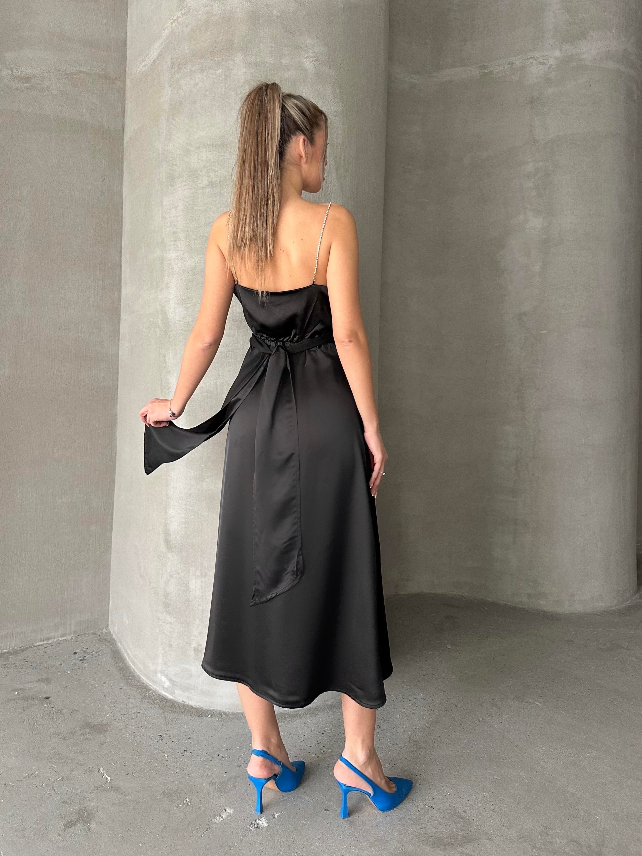 Taş Askılı Kuşaklı Tasarım Saten Elbise Siyah