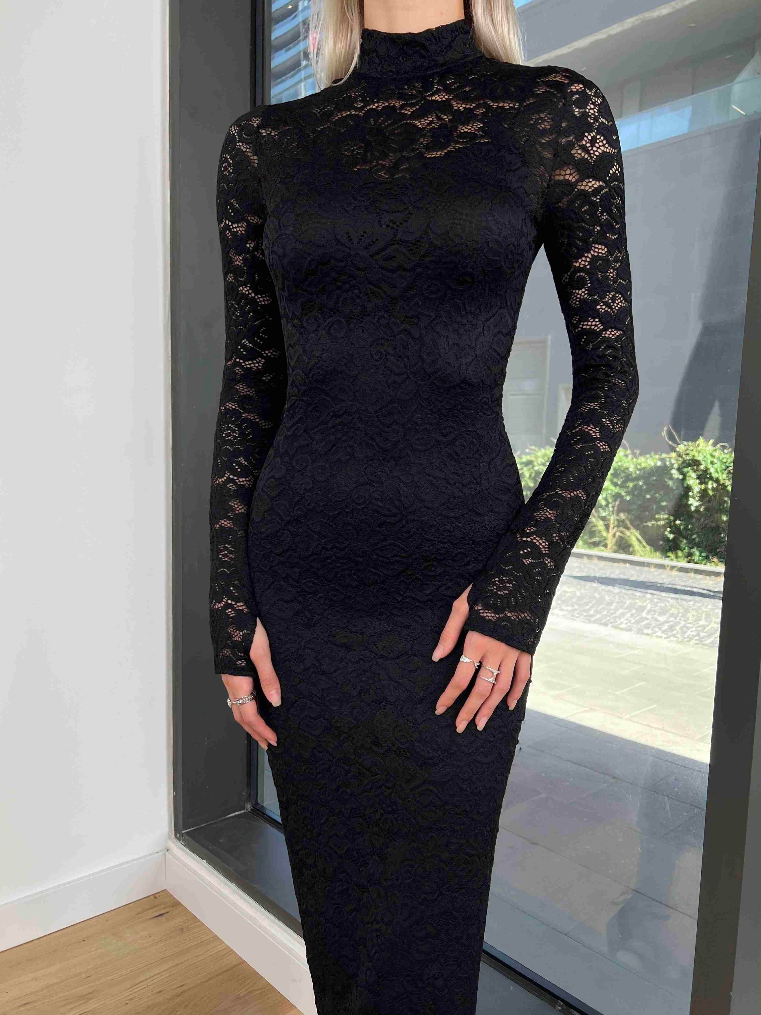 Boğazlı Uzun Kollu Derian Kadın Siyah Dantelli Elbise 24k212