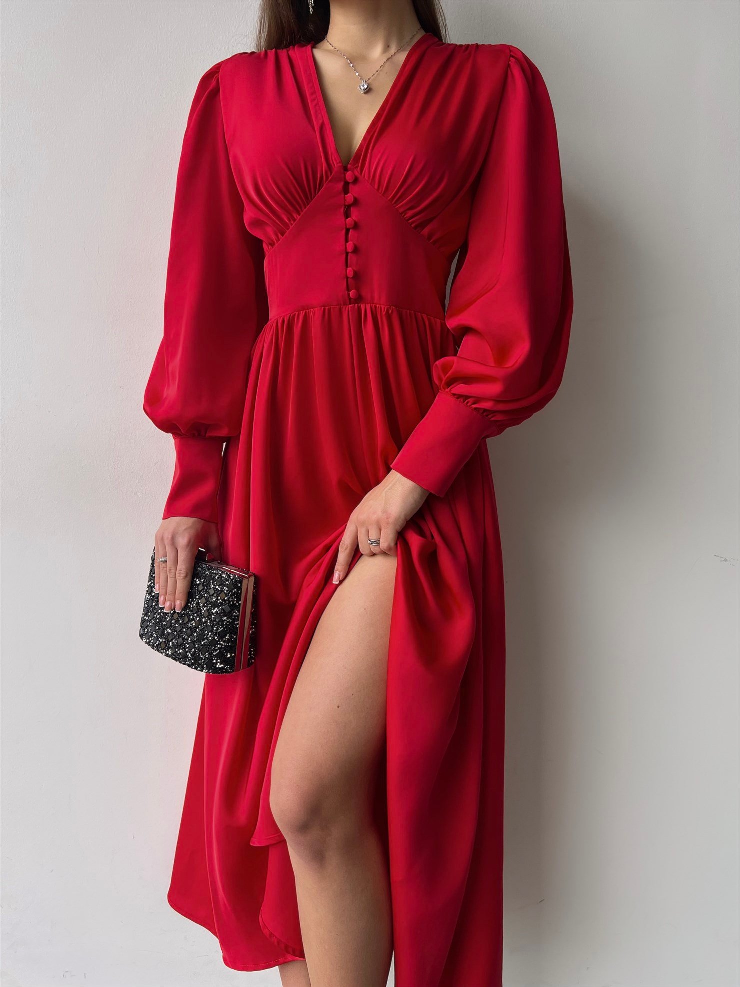 Kiloş Balon Kol Beli Düğmeli Viktoria Kadın Kırmızı Uzun Elbise 22K000051