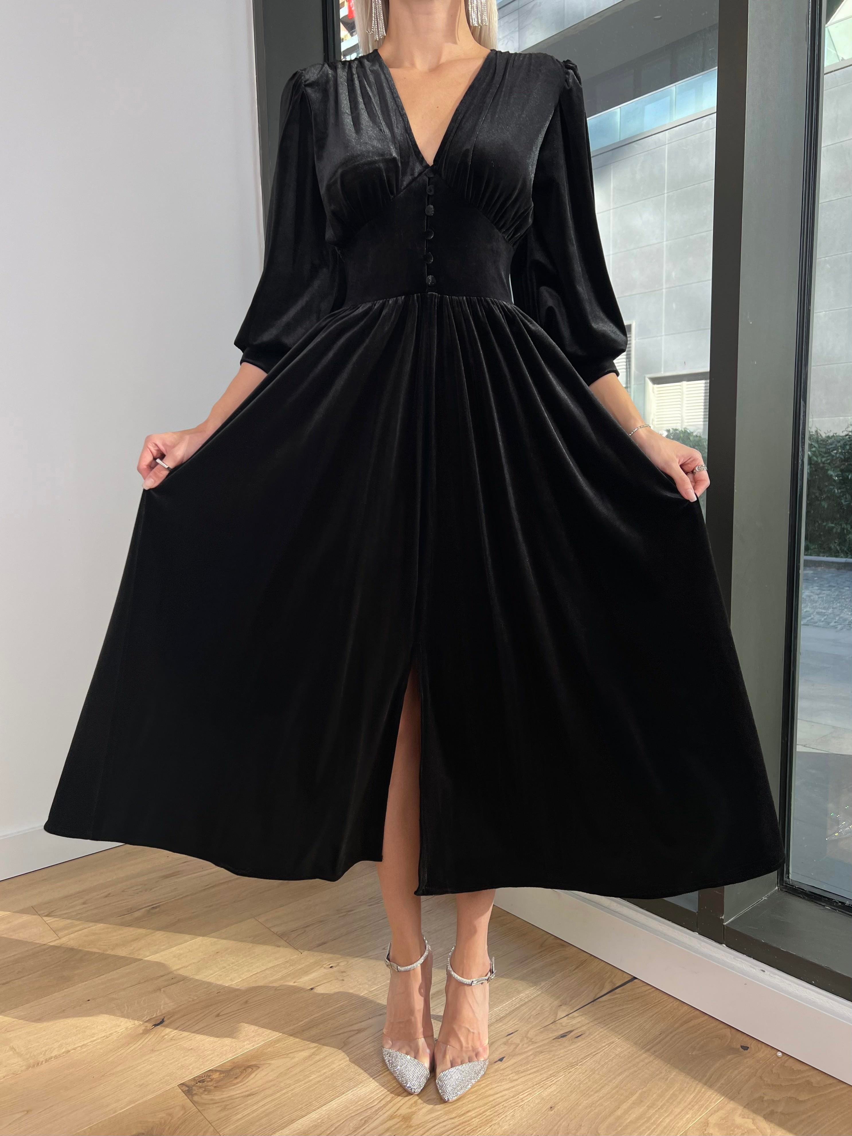 V Yaka Önü Düğme Detaylı Matias Kadın Siyah Kadife Elbise 24k211
