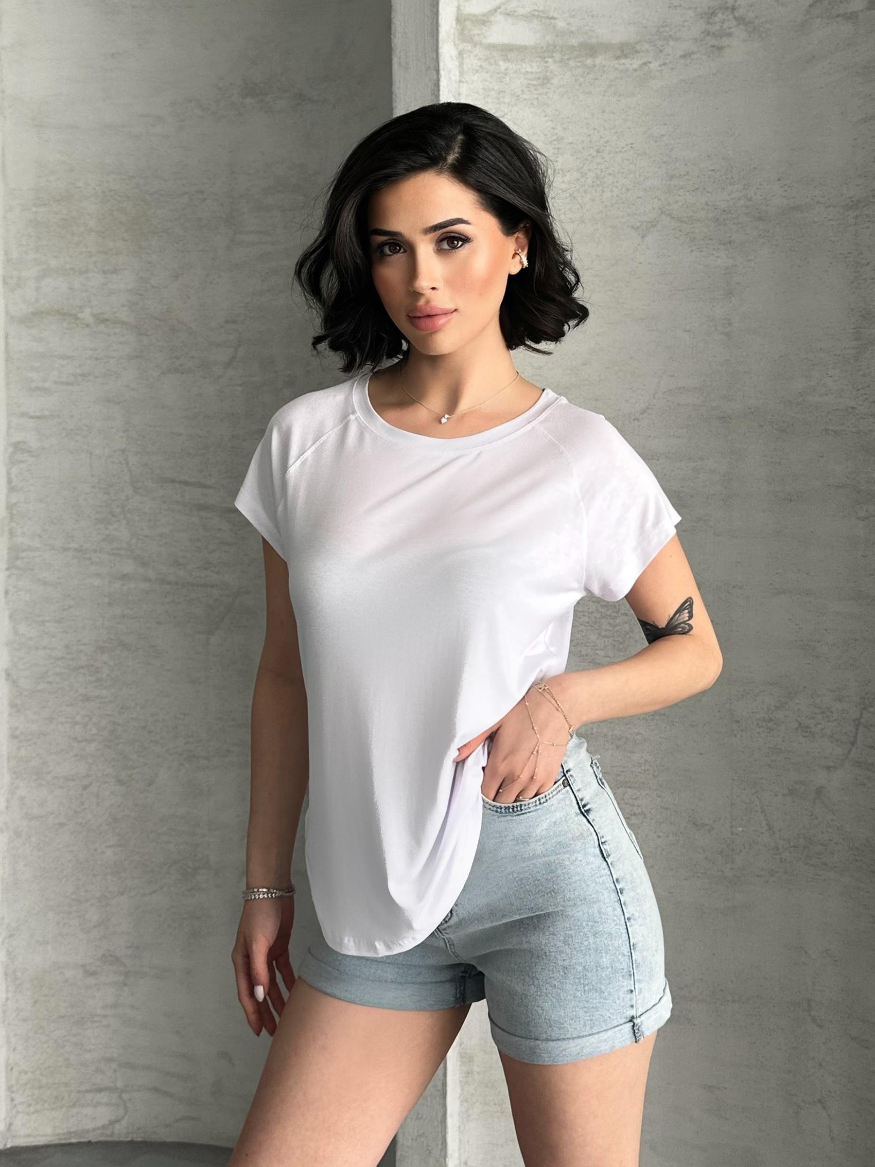 Bisiklet Yaka Lazer Kesim Beyaz Tişört