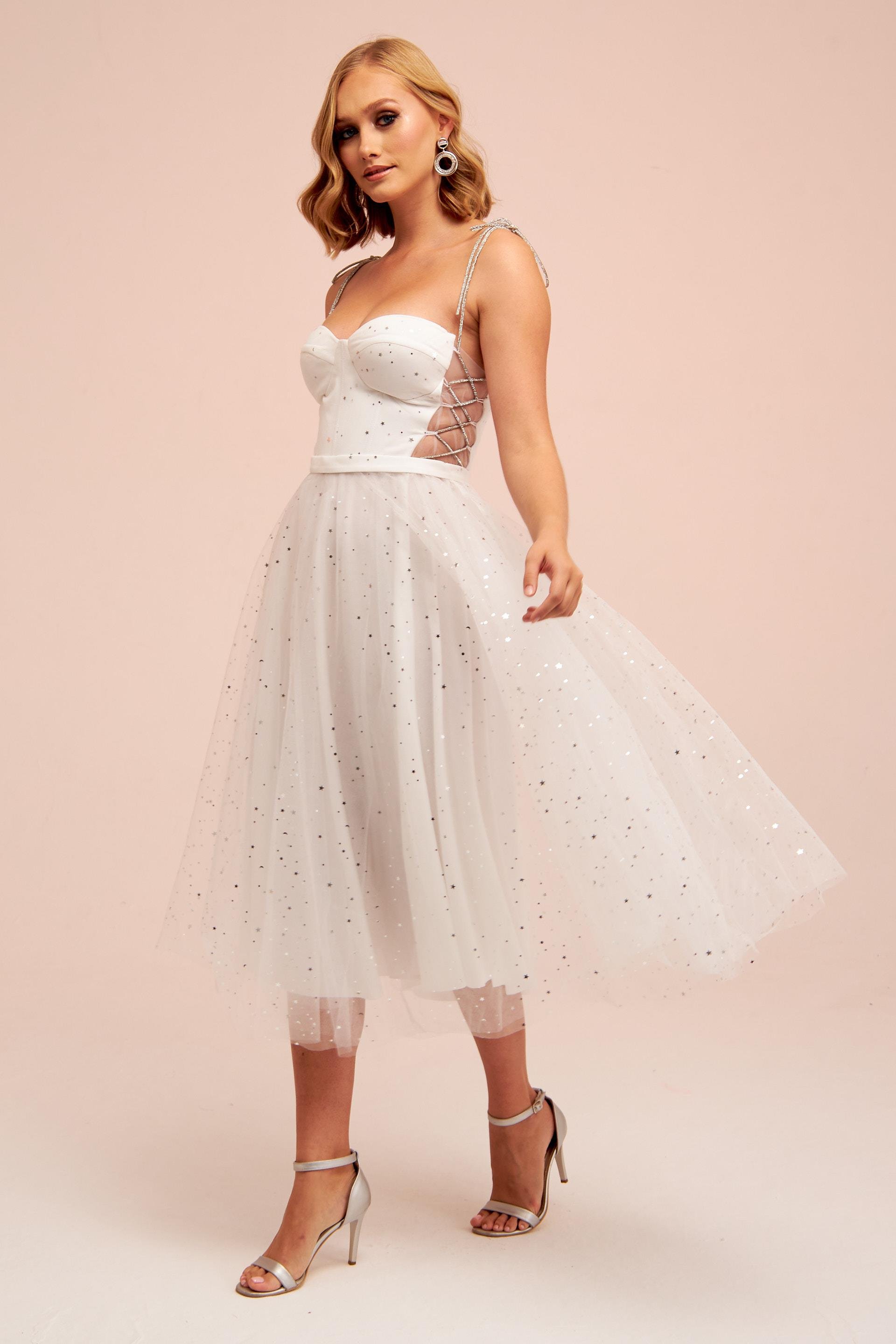 Carmen Ekru Tül Askılı Yıldızlı Prenses Midi Nikah Elbisesi
