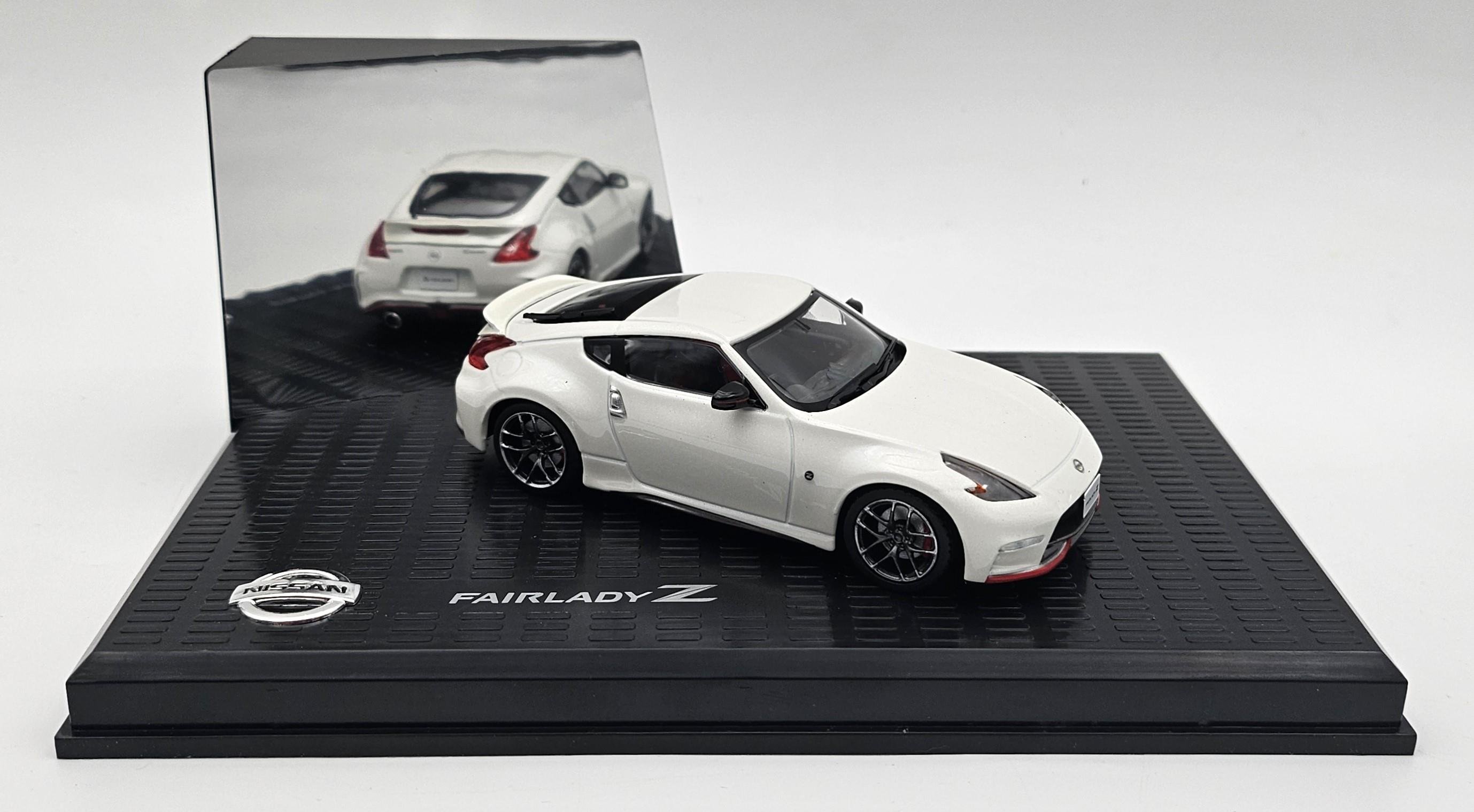 超美品 Nissan FairladyZ CAM 1/43 CAM @ 1/43 Nissan Fairlady Z Version R 2by2 1998. – NIHOBBY