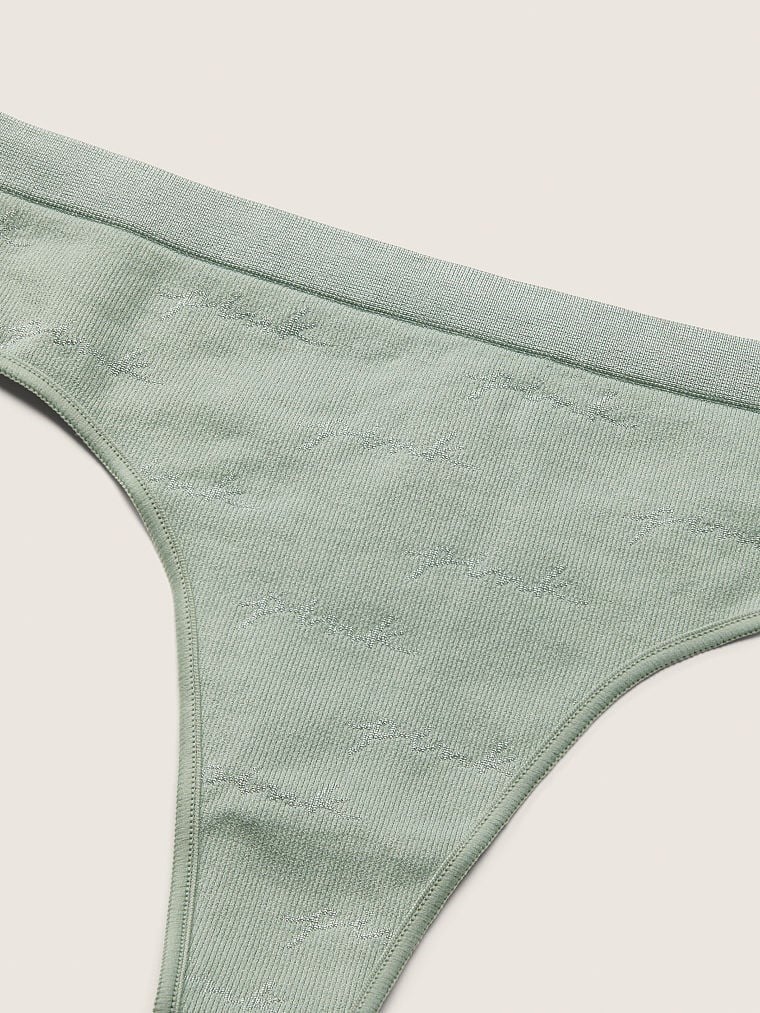 Kelinlar külotsiz doglangan Kelinlar külotsiz doglangan