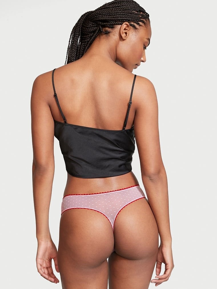 Sochsiz yosh mushuklar fotosuratlari