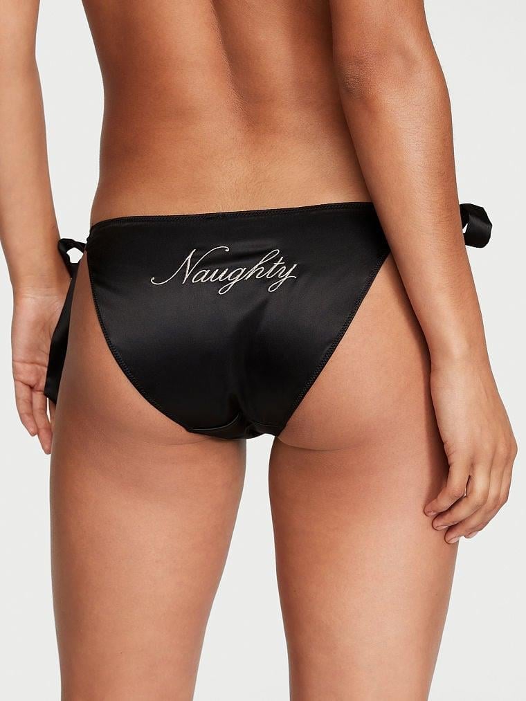 Porno yalab qora pissing oq odamning ogziga