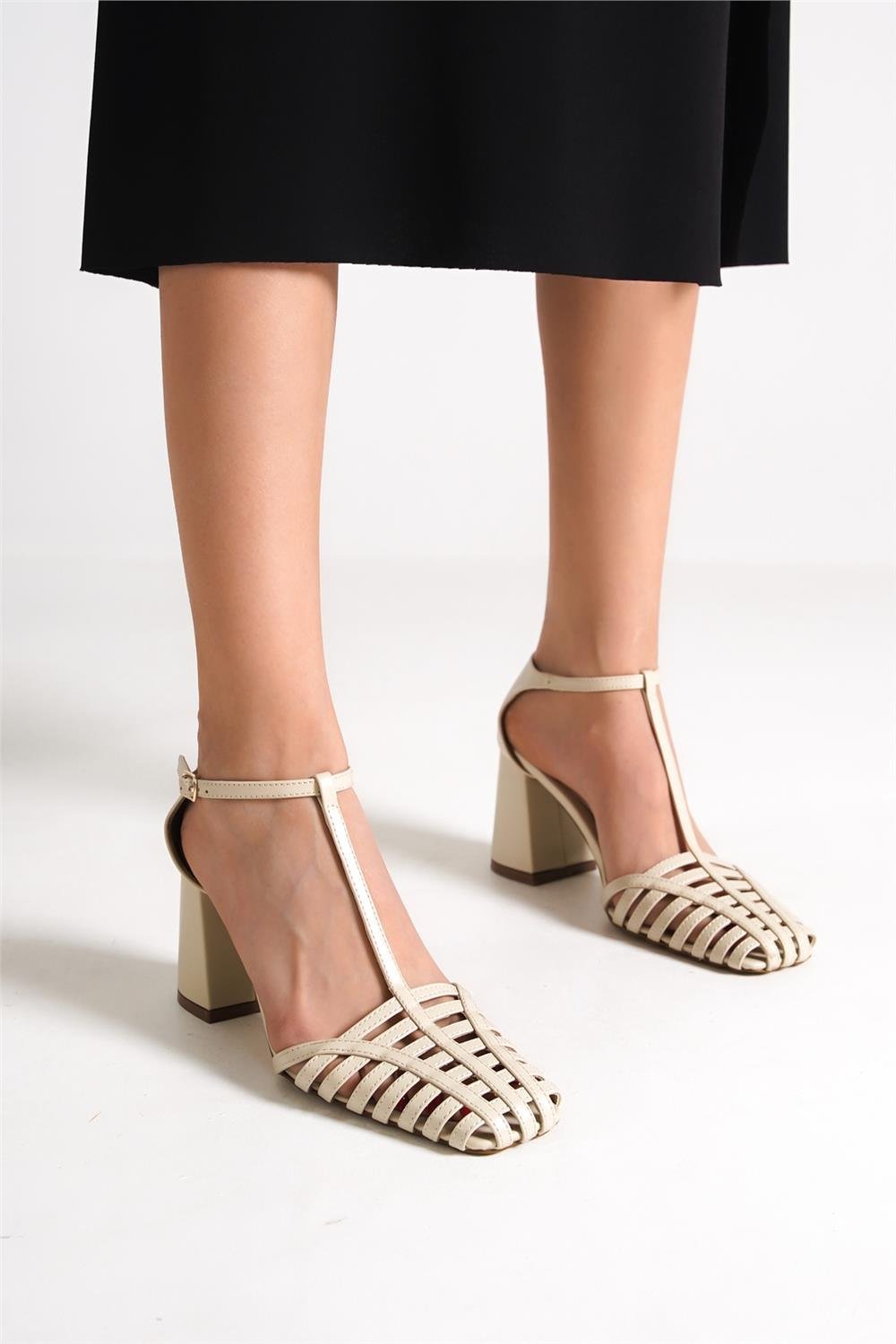 Capone Blunt Toe Cage Straped T Strap Mid Heel Woman Shoes