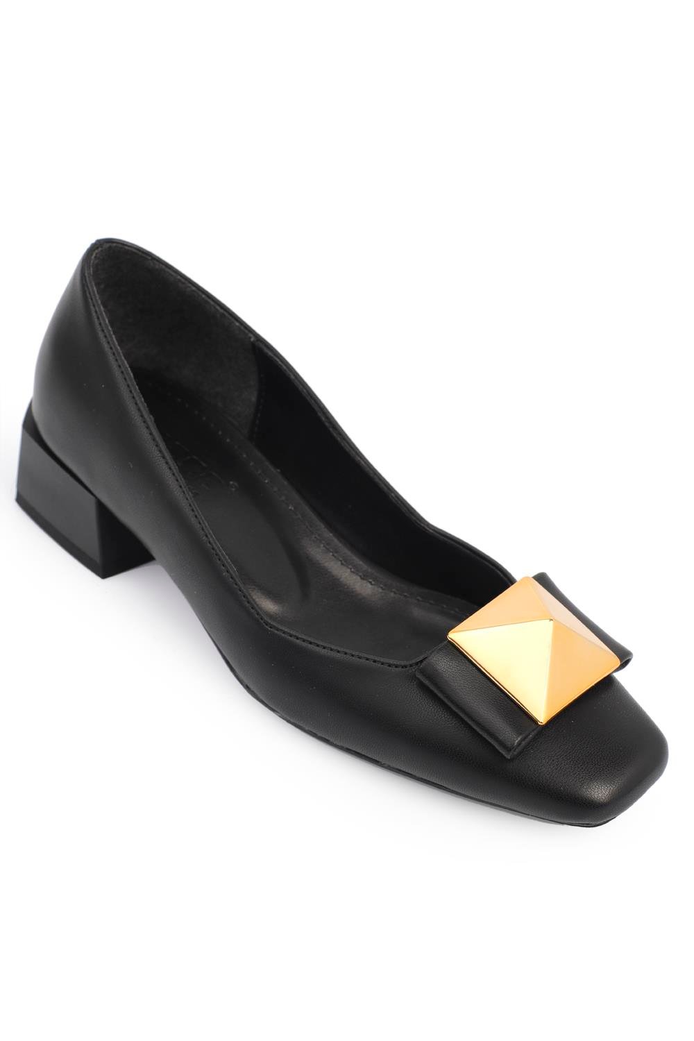 Capone Flat Toe Pyramid Buckle Low Heel Woman Shoes