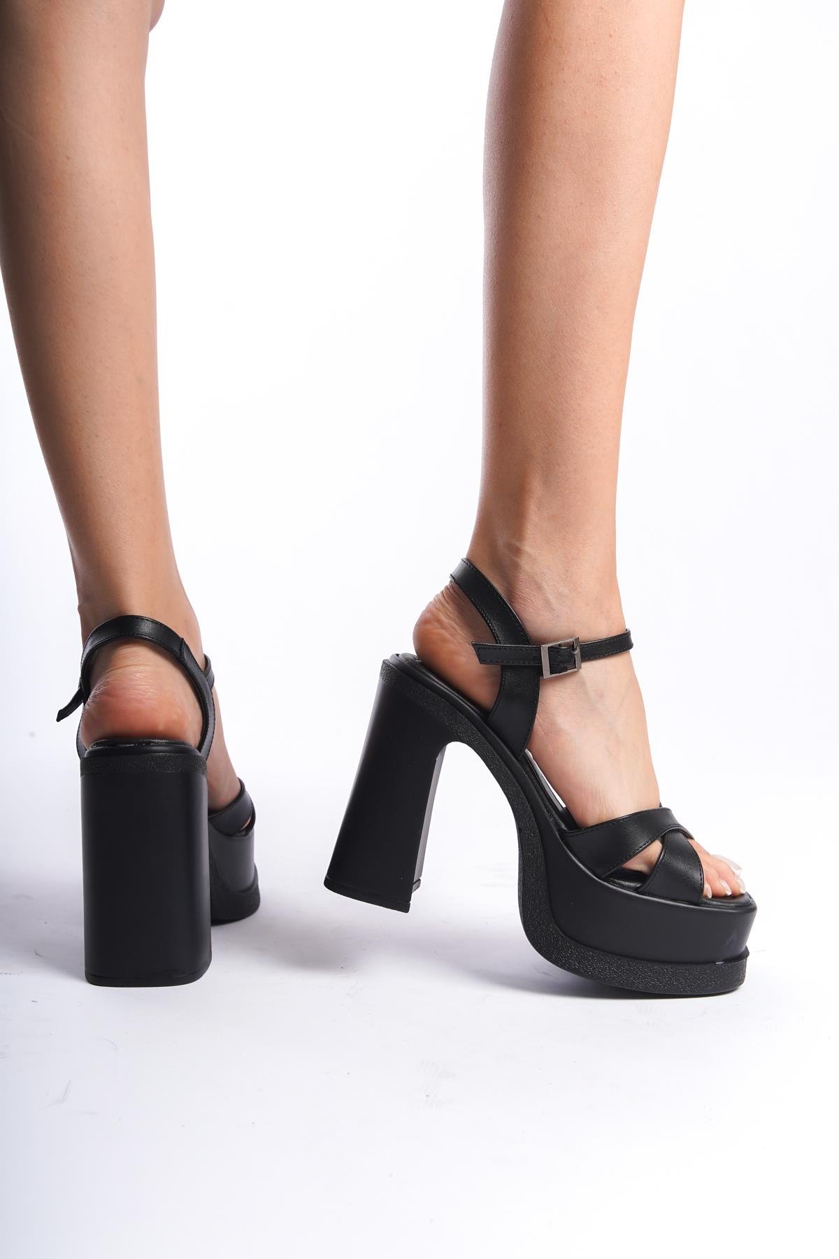 Kadın Keyli Siyah Cilt Çapraz Bantlı (12 cm ) Platform Topuklu Ayakkabı