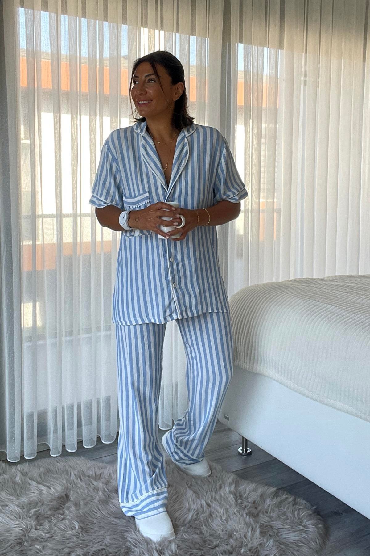 Mavi Çizgili Pijama Takımı