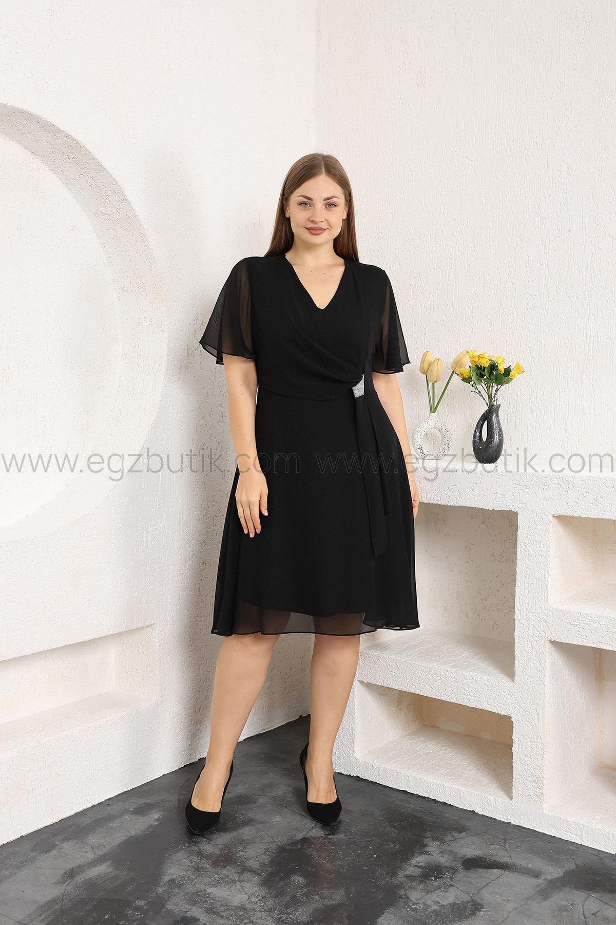 Şifon Tokalı Büyük Beden Elbise Siyah