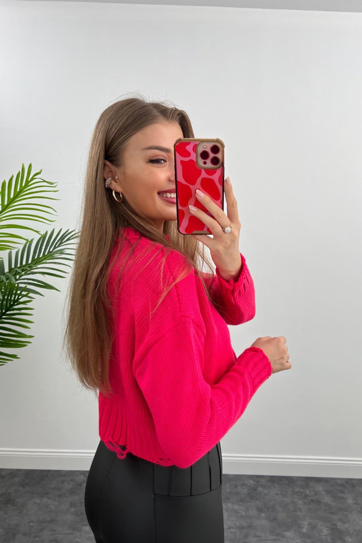 Zara Model Yırtıklı Kısa Kazak Neon Fuşya