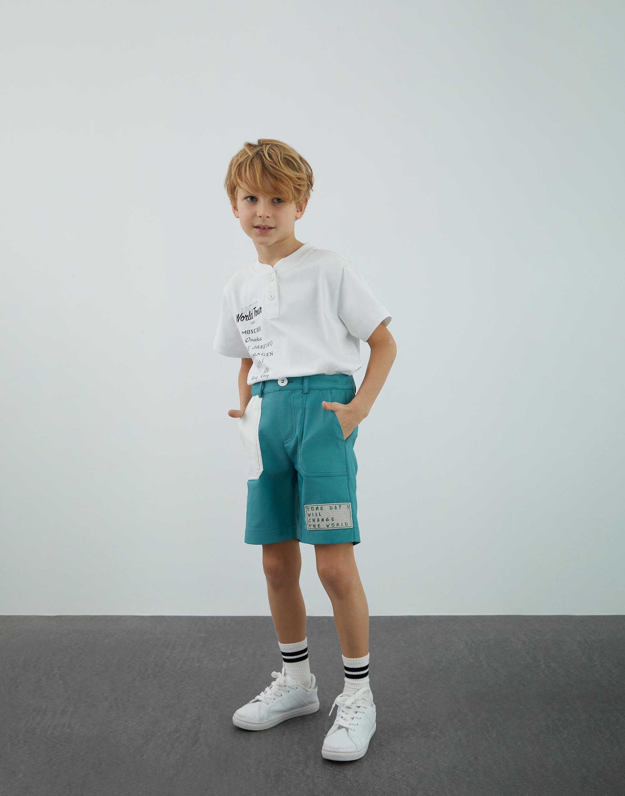 Bermuda Green Shorts with Contrast Garnishes