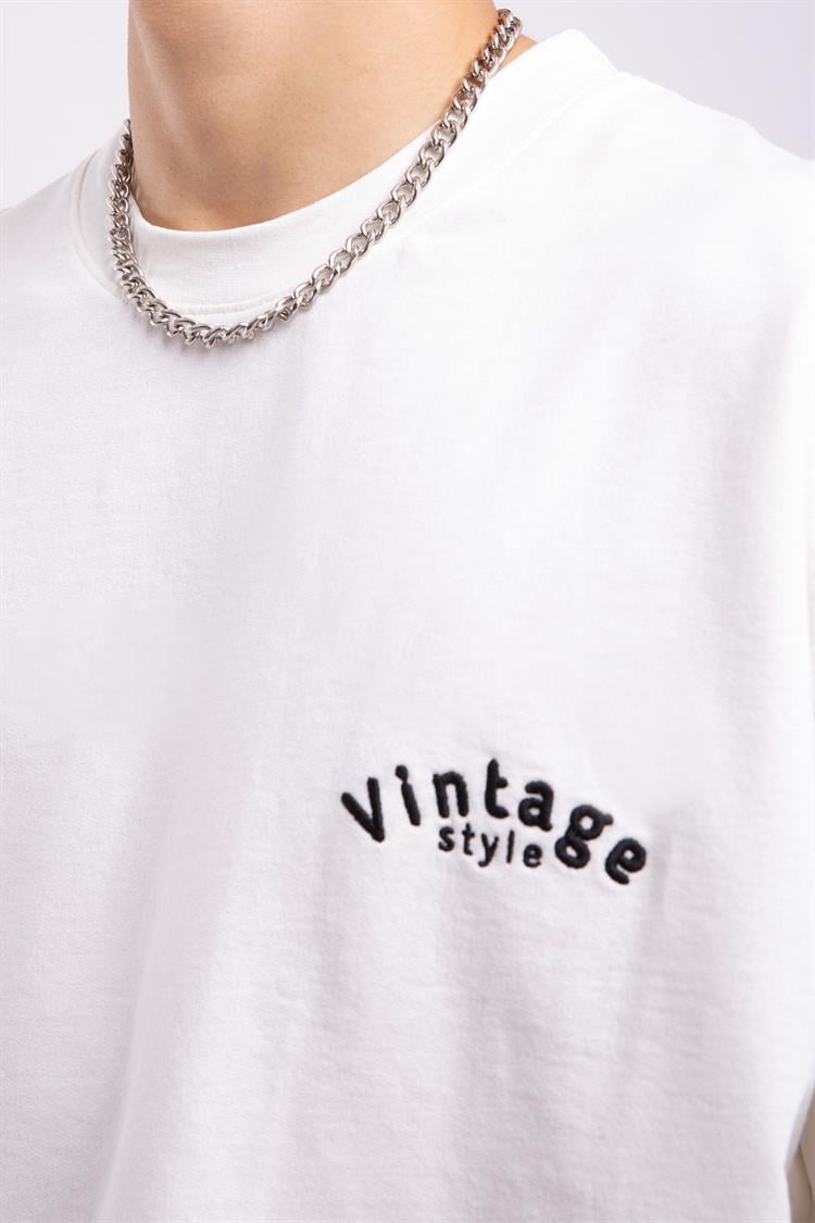 Ekru Vintage Style Nakışlı Oversize Tişört - Flaw Wear