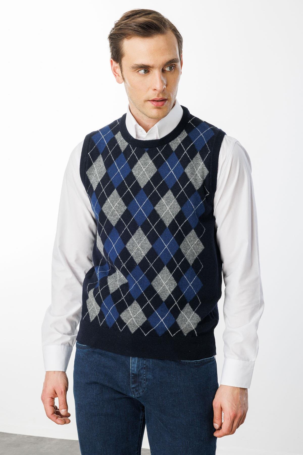 Men's Crew Neck Argyle Pattern Wool Sweater Vest