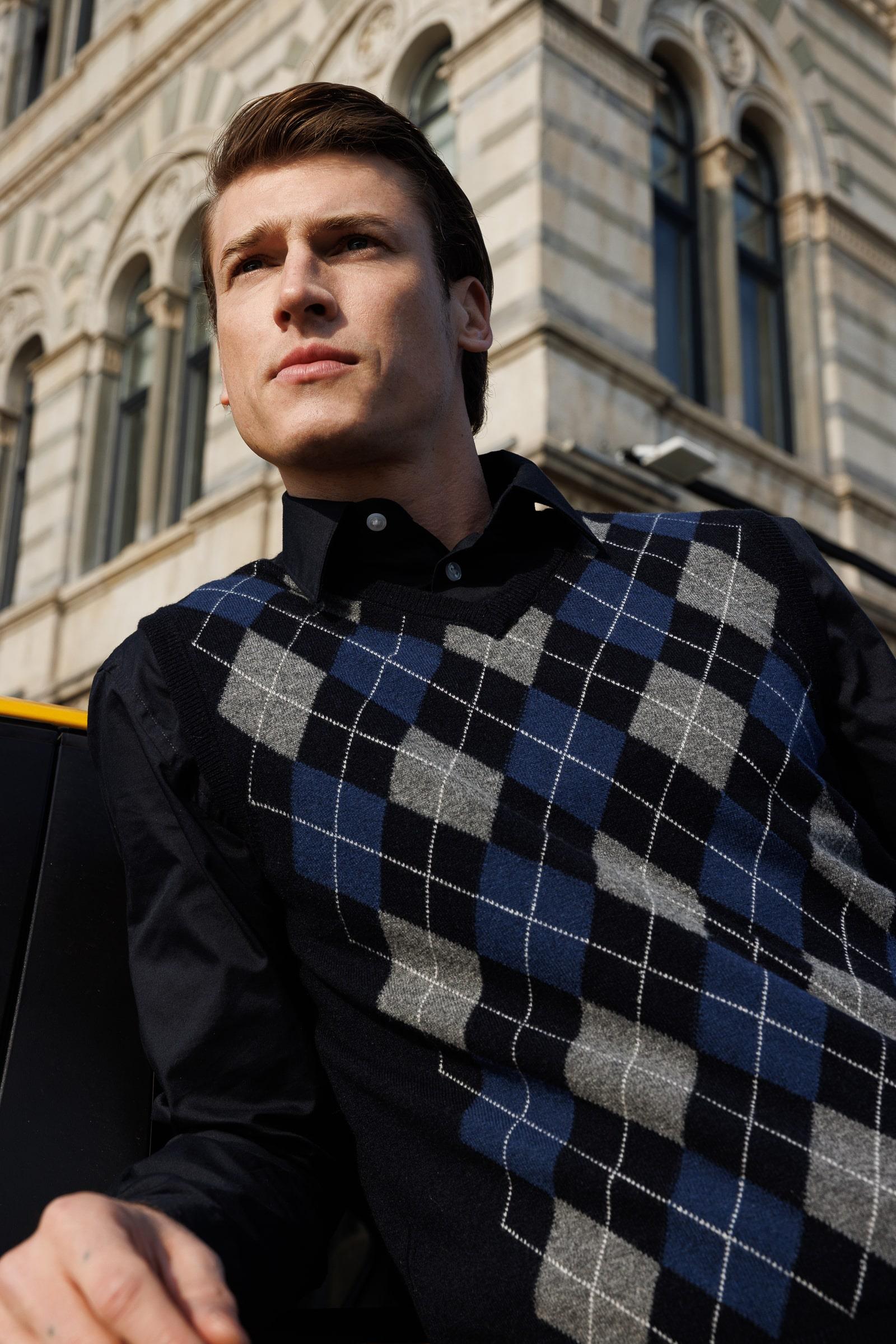 Wool Sweater Men's Sweater With Diamond Pattern Vintage