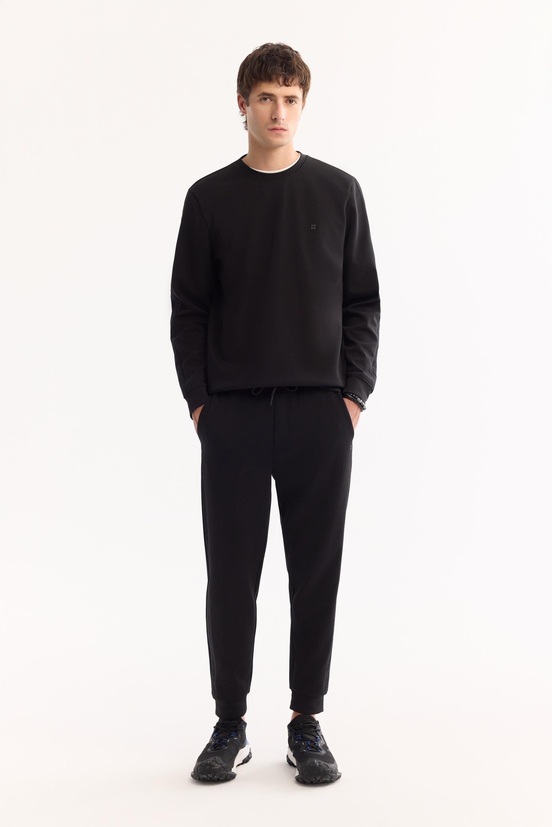 AOD-3 ① Siyah Bisiklet Yaka Piramit Baskılı 3 İplik Şardonlu Sweatshirt