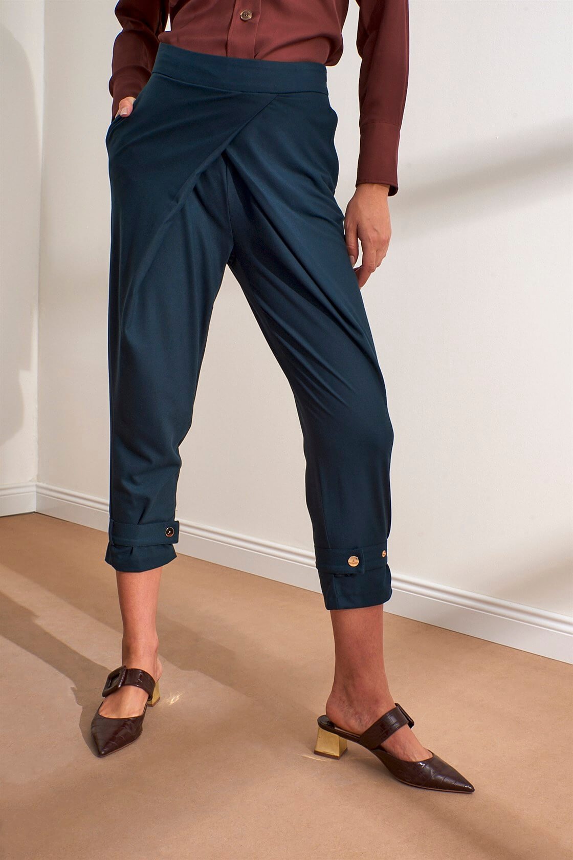 Puslu Deniz Şalvar Kesim Paçası Şeritli Pantolon | Kadın Giyim | SETRE