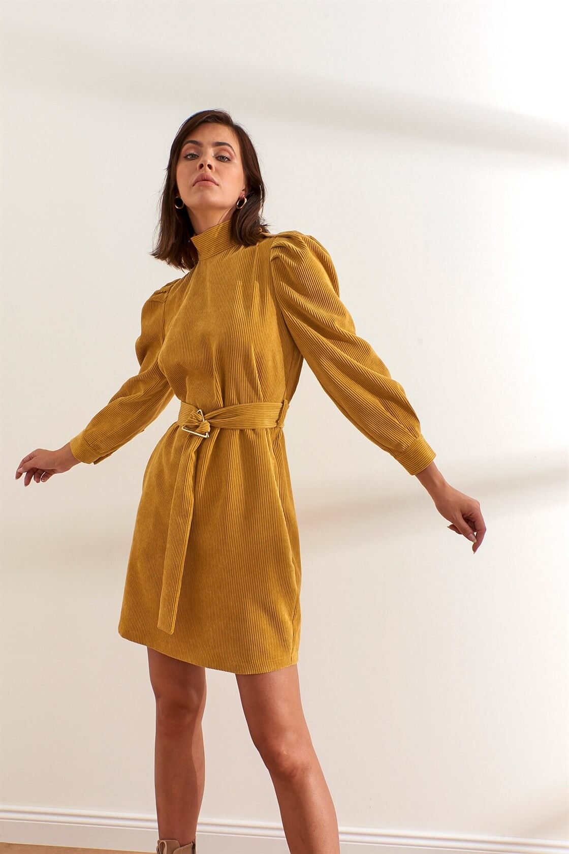 Kadın Sarı Dik Yaka Kuşaklı Fitilli Kadife Elbise ST060W4090601 | Setre