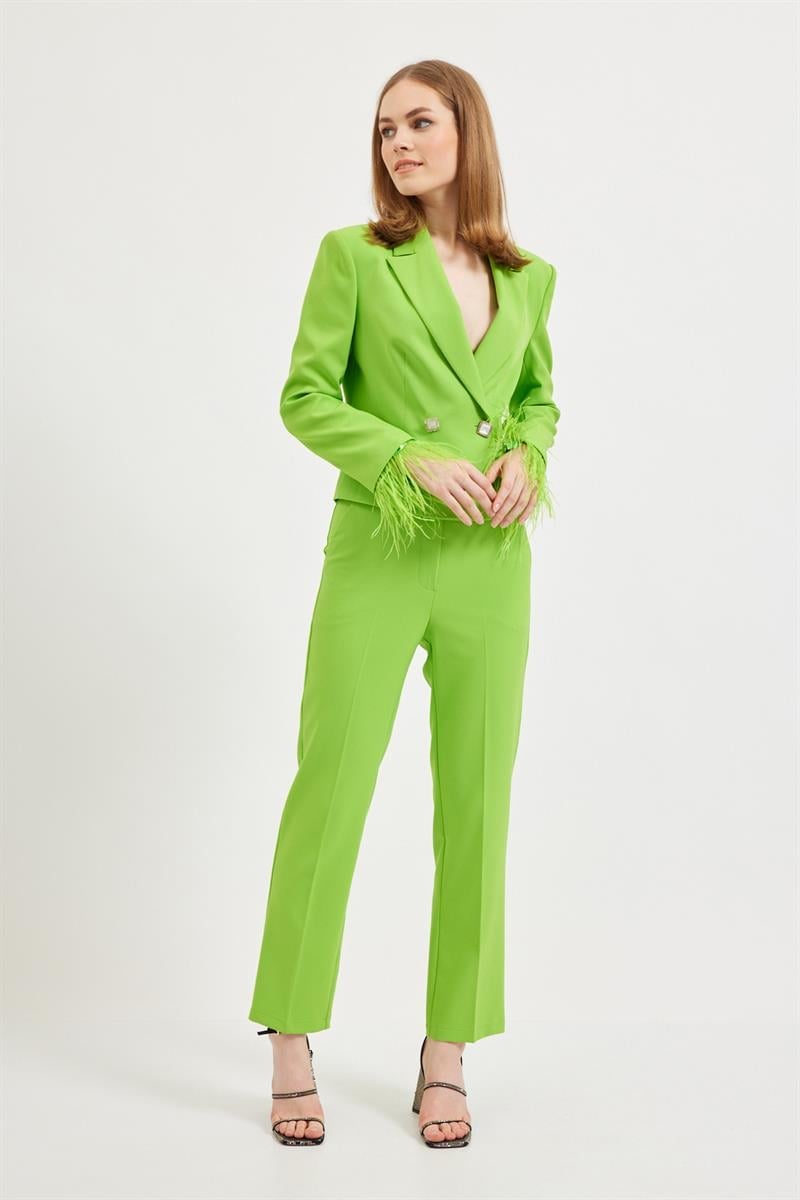 Kadın Fıstık Yeşili Tüy Detaylı Ceket Pantolon Takım ST070W90426002 | Setre