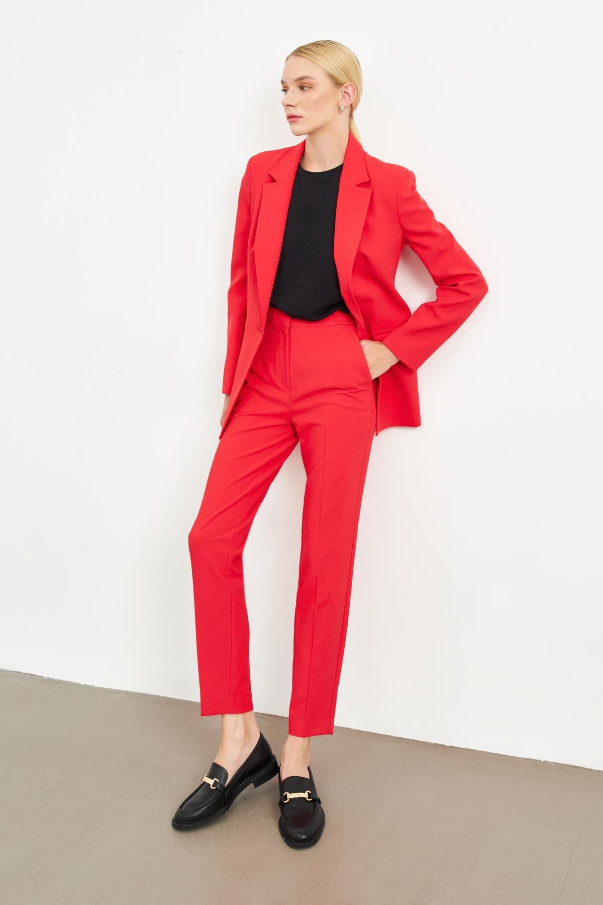 Kadın Kırmızı Ceket Yaka Düğme Kapamalı Uzun Kollu Ceket Tam Bel Boru Paça  Pantolon ST070S90486002 | Setre