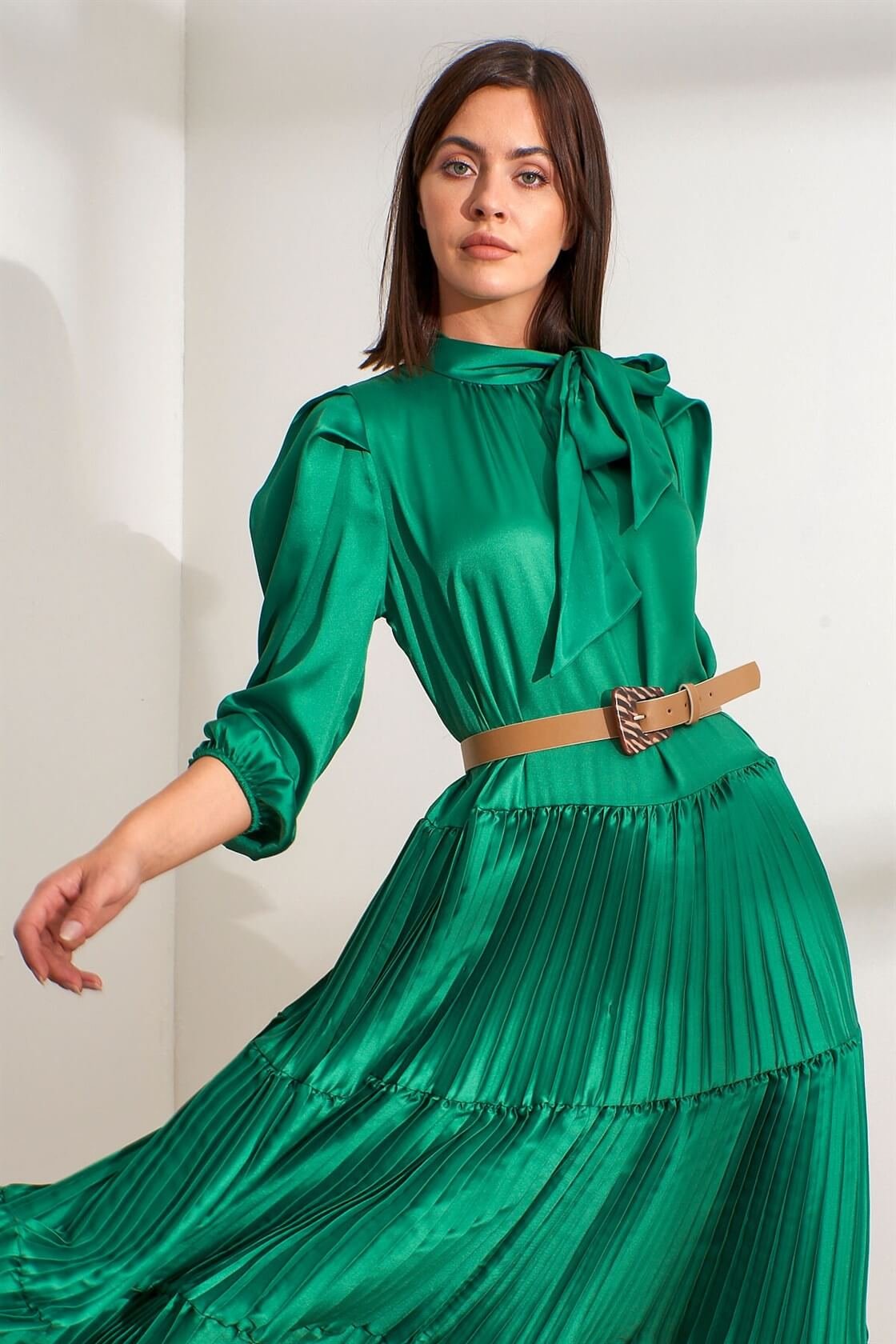 Kadın Yeşil Kemerli Bağcık Yaka Diz Altı Balon Kol Elbise ST050W4079401 |  Setre