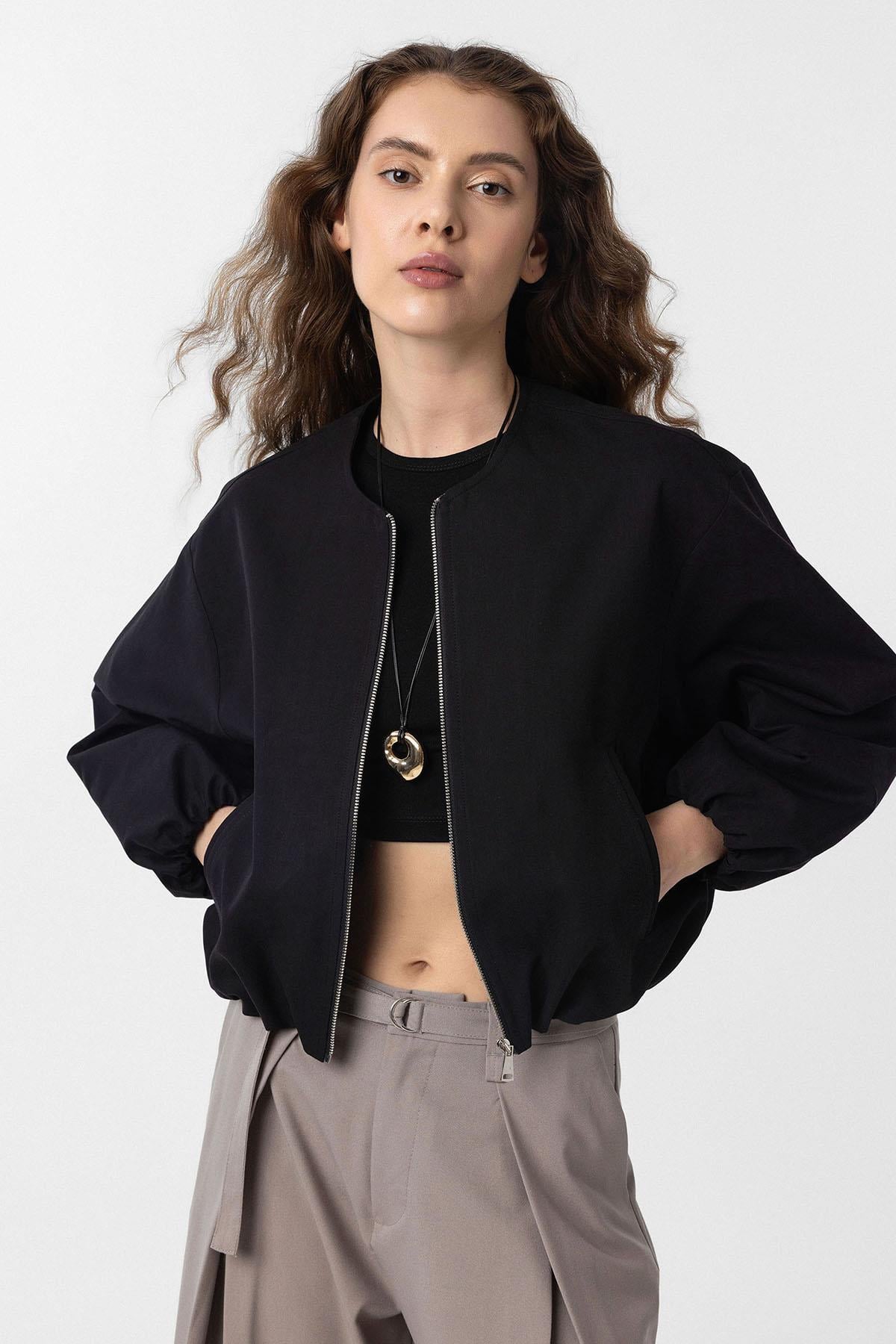 Siyah Crop Kadın Bomber Mont - Antioch