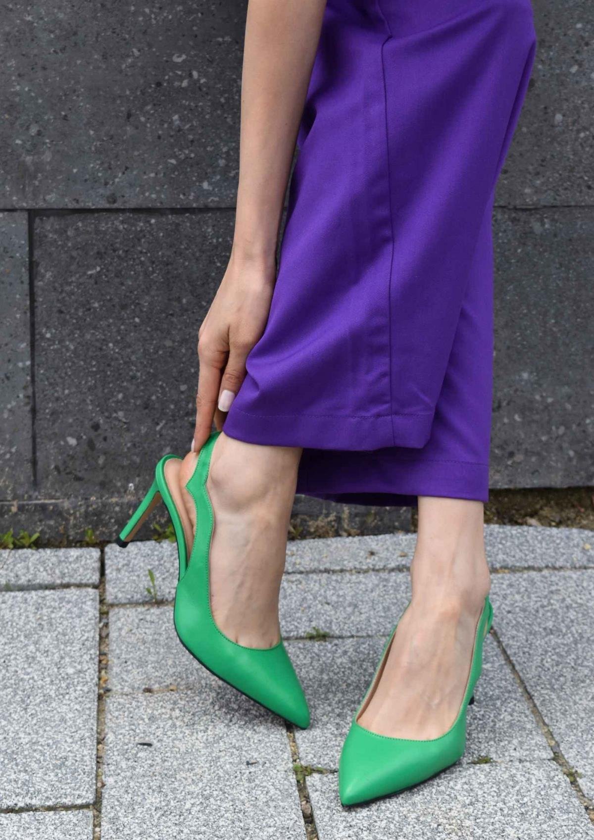 Audrey Neon Yeşil Deri Dekolte Detaylı Kadın Topuklu Ayakkabı