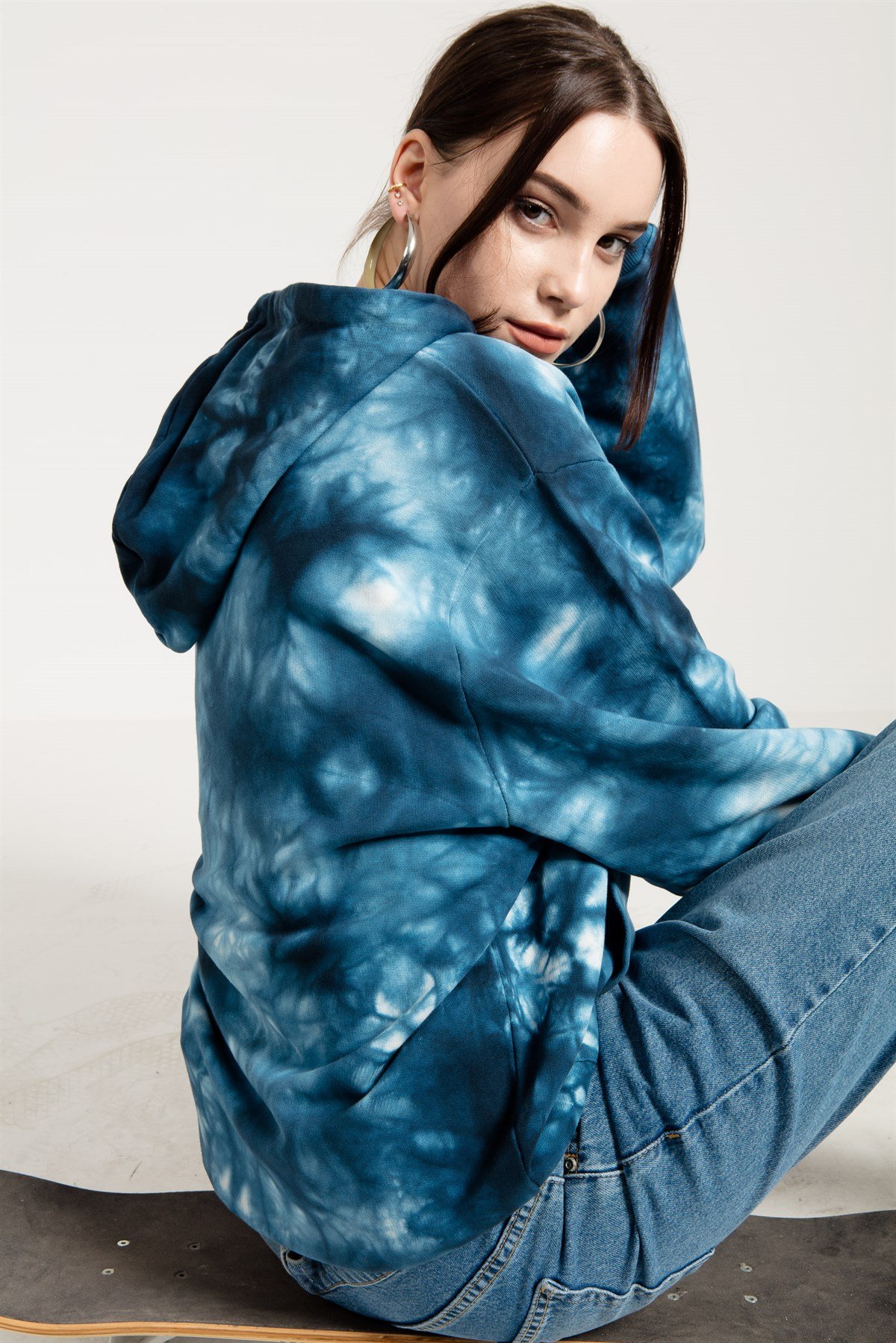 Tie Dyed Oversized Sweatshirt with Hood in Blue