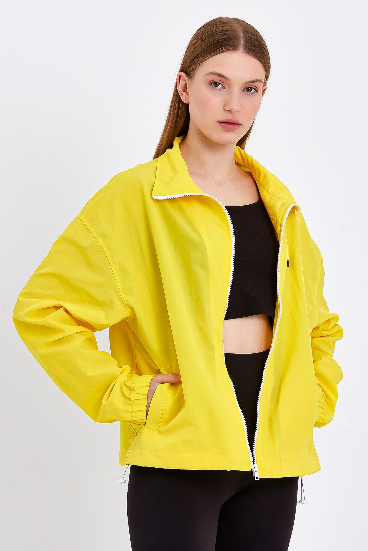 Fermuarlı Sarı Yüksek Yaka Kadın Ceket