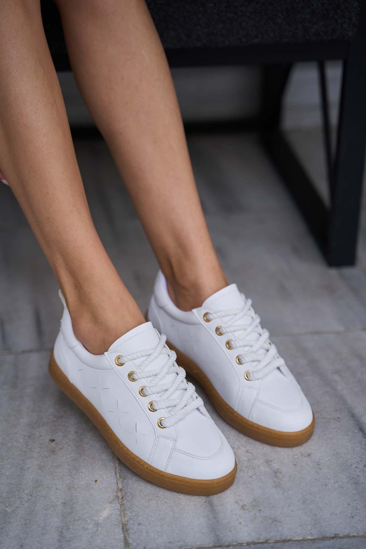 Beyaz Kadın Kalın Bağcıklı Deri Görünümlü Spor Ayakkabı Sneaker ||  Madamra.com
