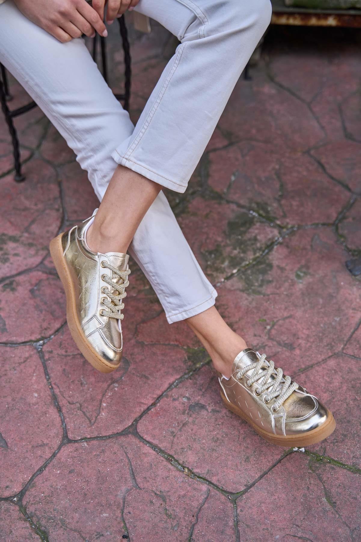 Altın Kadın Kalın Bağcıklı Deri Görünümlü Spor Ayakkabı Sneaker ||  Madamra.com