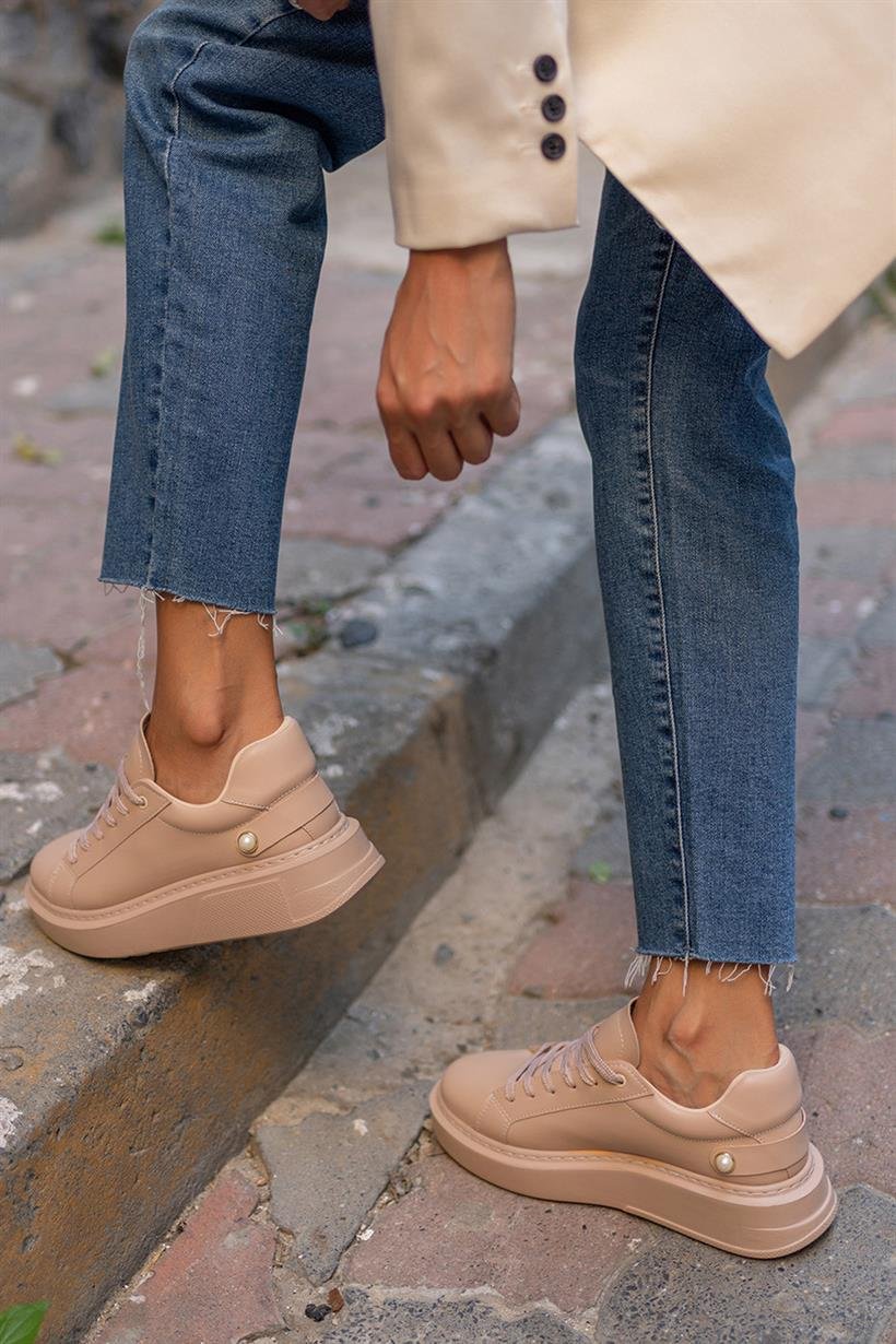 Vizon Kadın Yuvarlak Burunlu İnci Detaylı Önden Bağcıklı Sneaker ||  Madamra.com