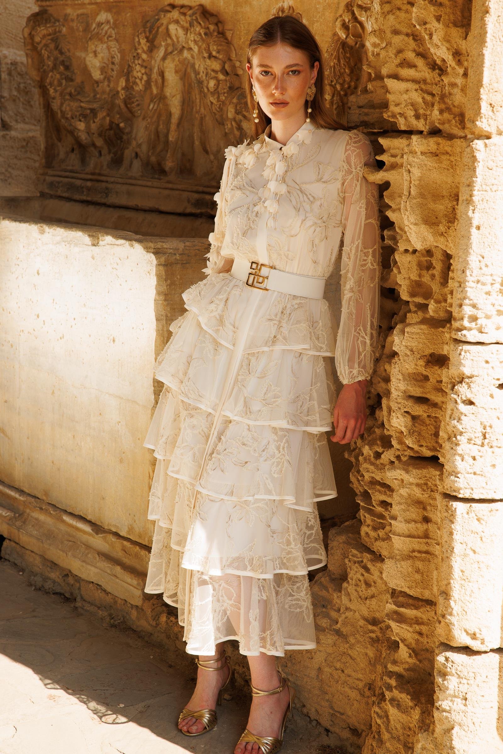 るさまetoll. Embroidered lace layered dress Flywheel Lace Dress ECRU